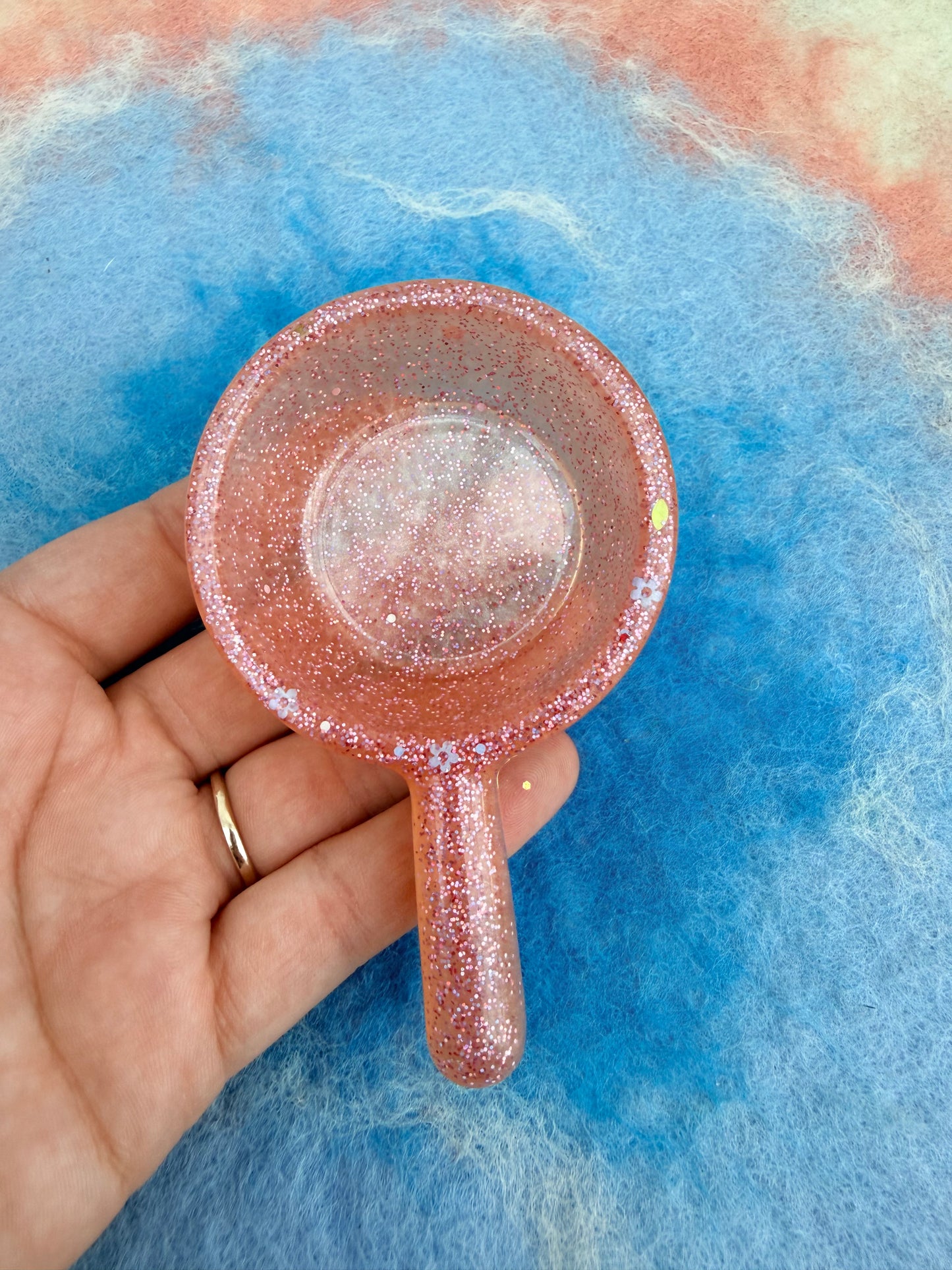 Ready made scoop