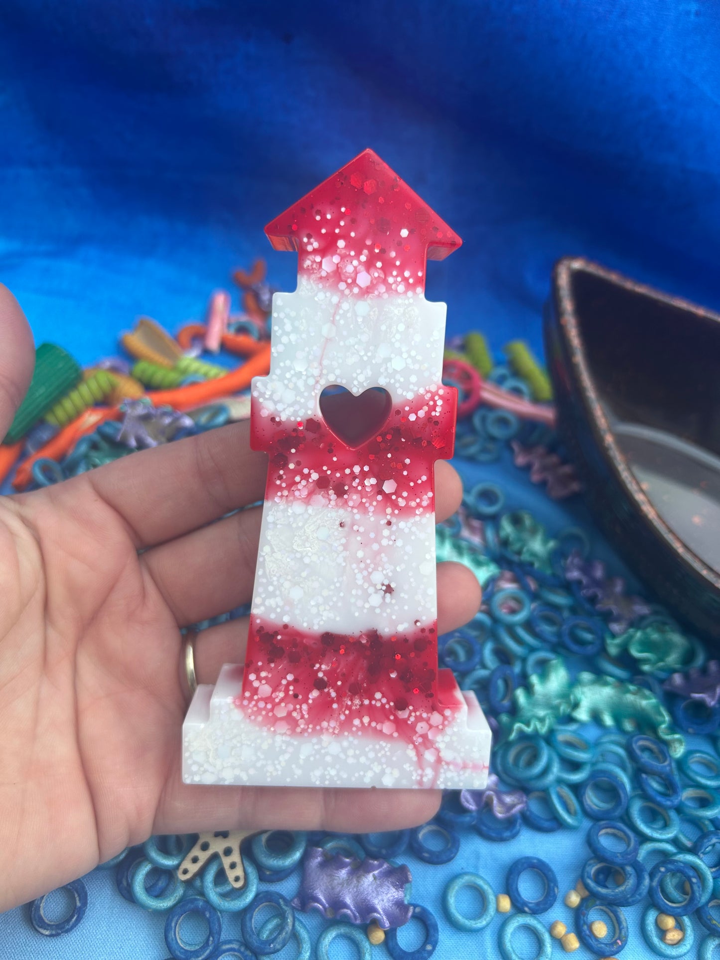 Freestanding lighthouse