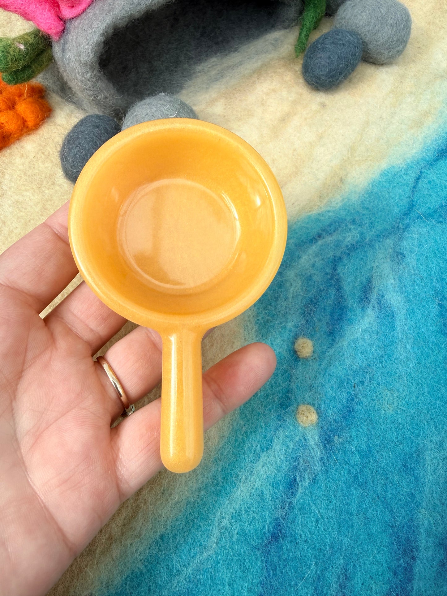 Ready made scoop