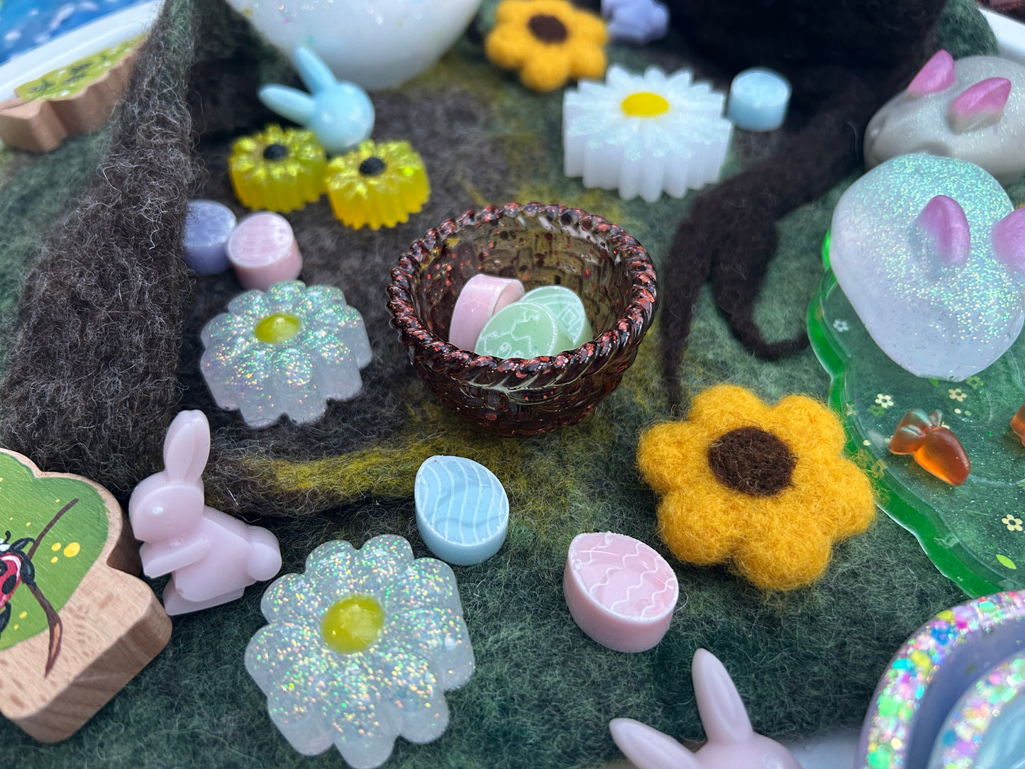 Small wicker basket bowl