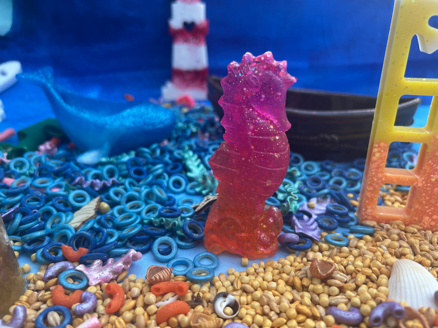 Freestanding seahorse