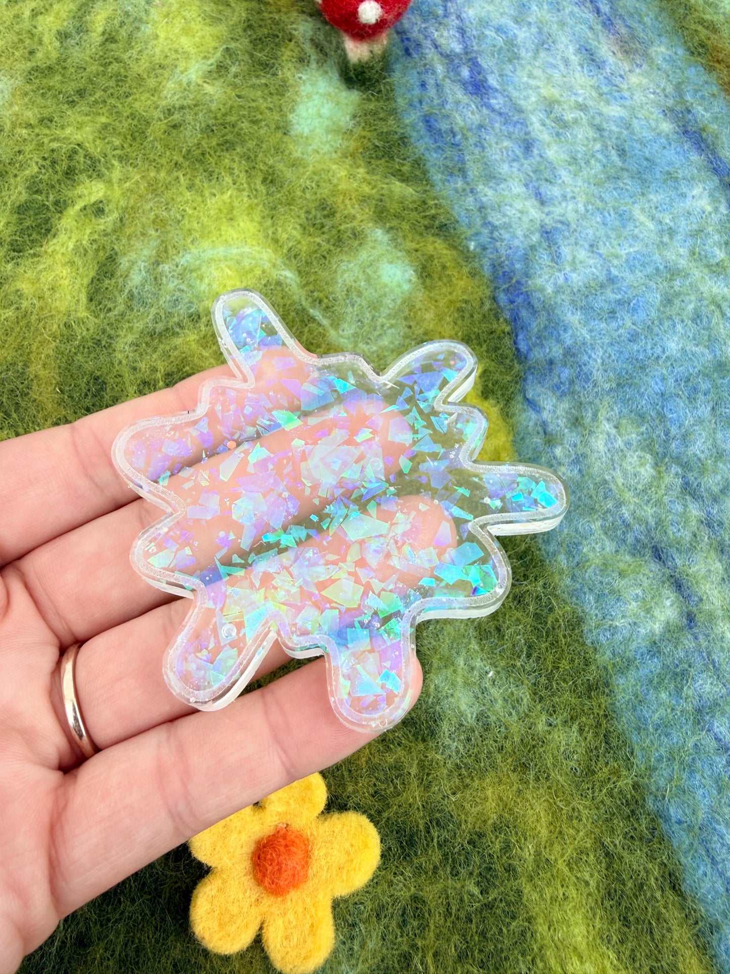 Ready made iridescent splat
