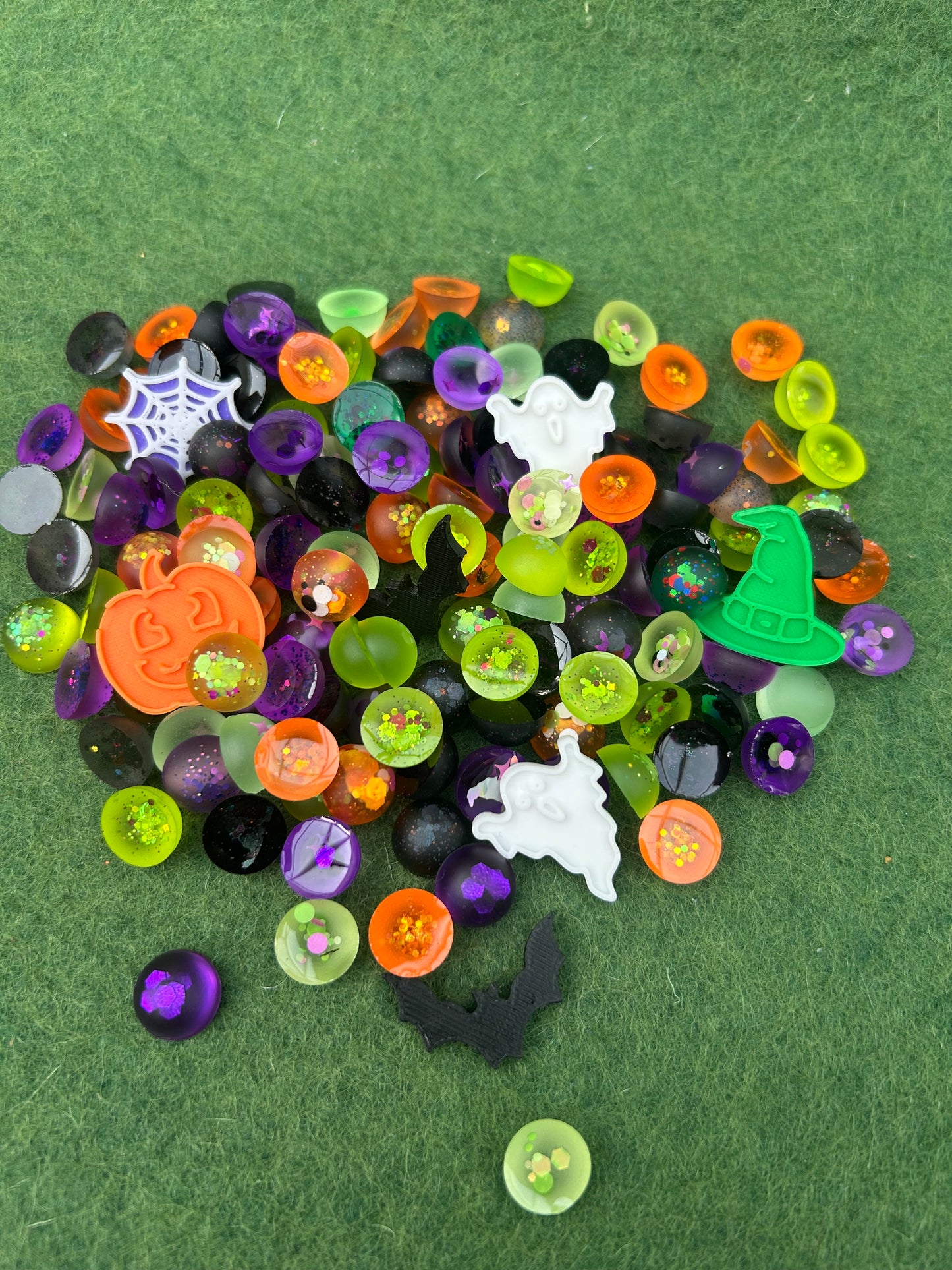 Halloween Reusa-base (washable & reusable resin sensory base)