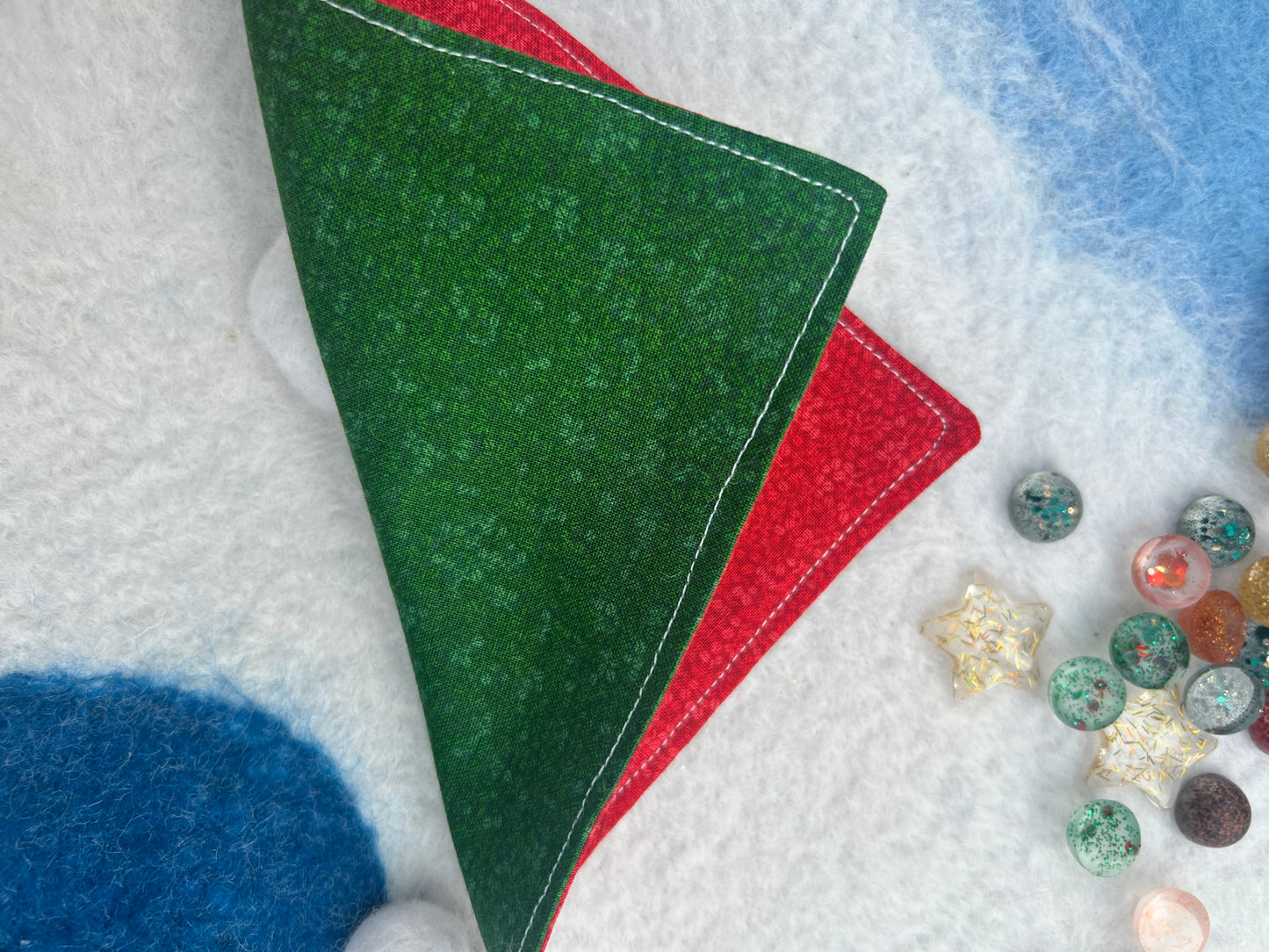 Decorate a present collab (Sew honeybee crafts)