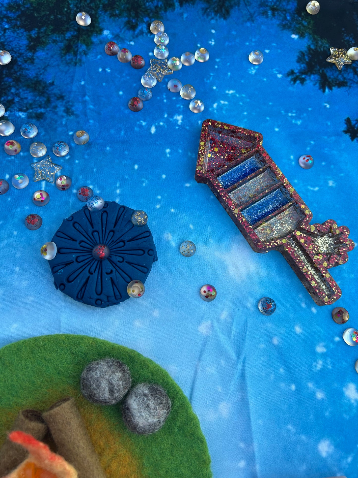 Rocket firework tray