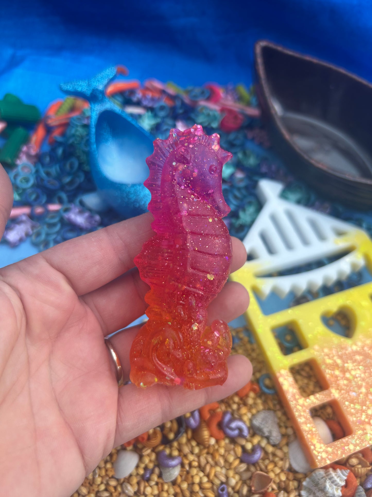 Freestanding seahorse