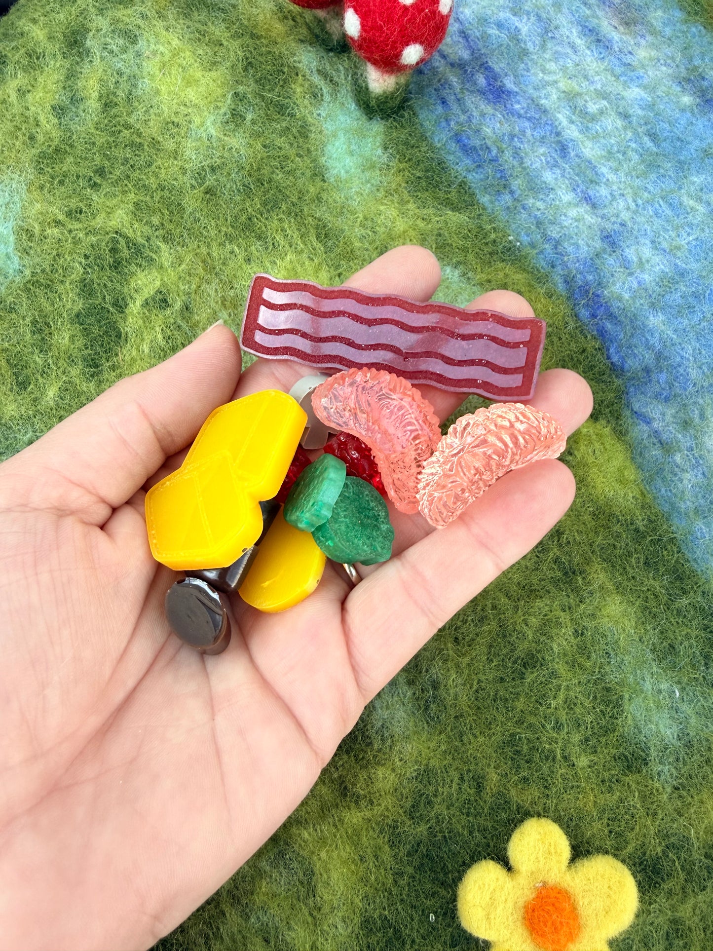 Ready made random toppings set