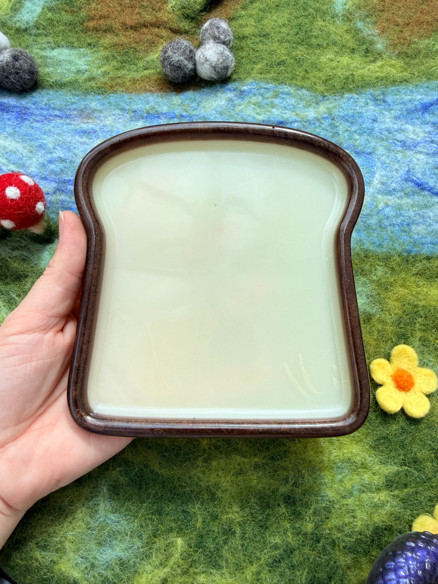 Seconds - toast tray