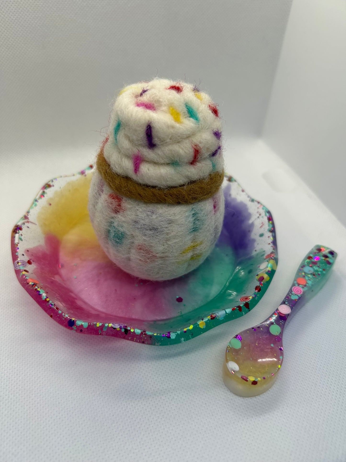 Ready made collab - sprinkle cupcake, dish & spoon