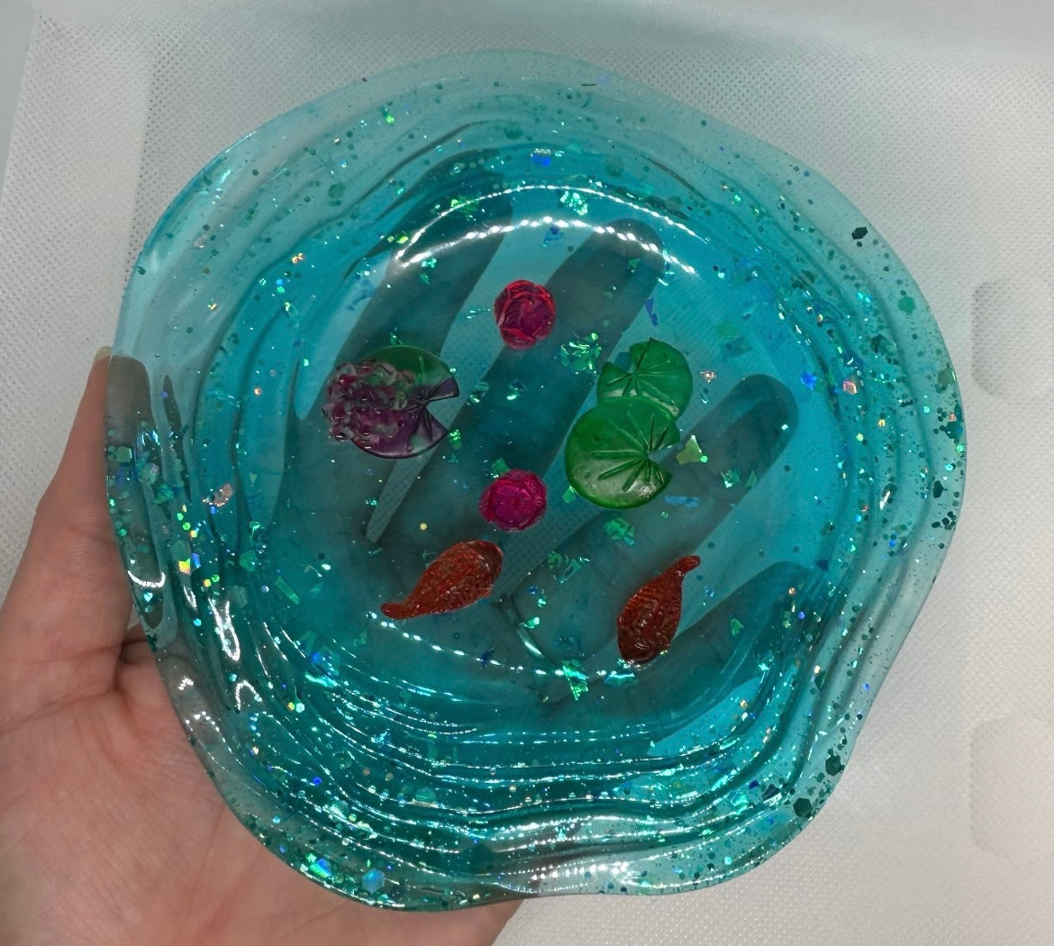 Pond / Lake with loose parts