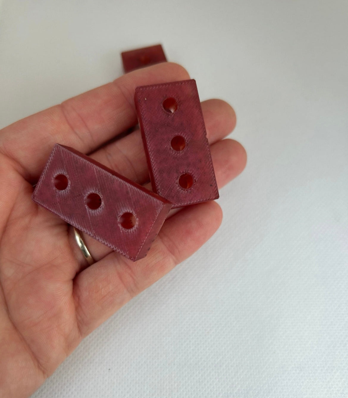 Construction loose parts