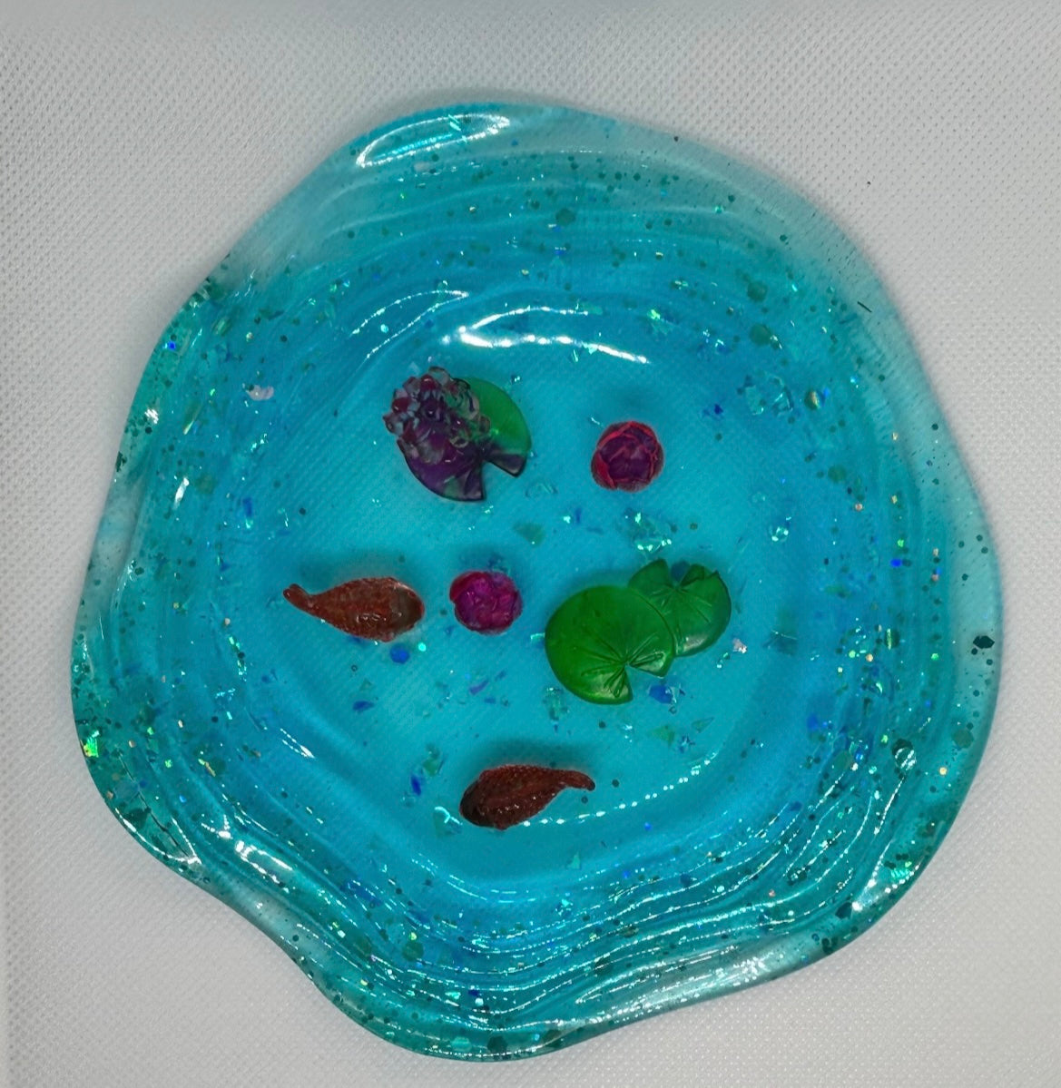 Pond / Lake with loose parts