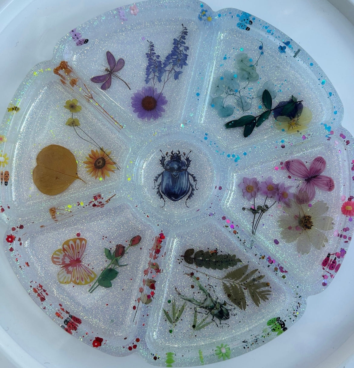 Large sectioned tinker tray / sensory tray