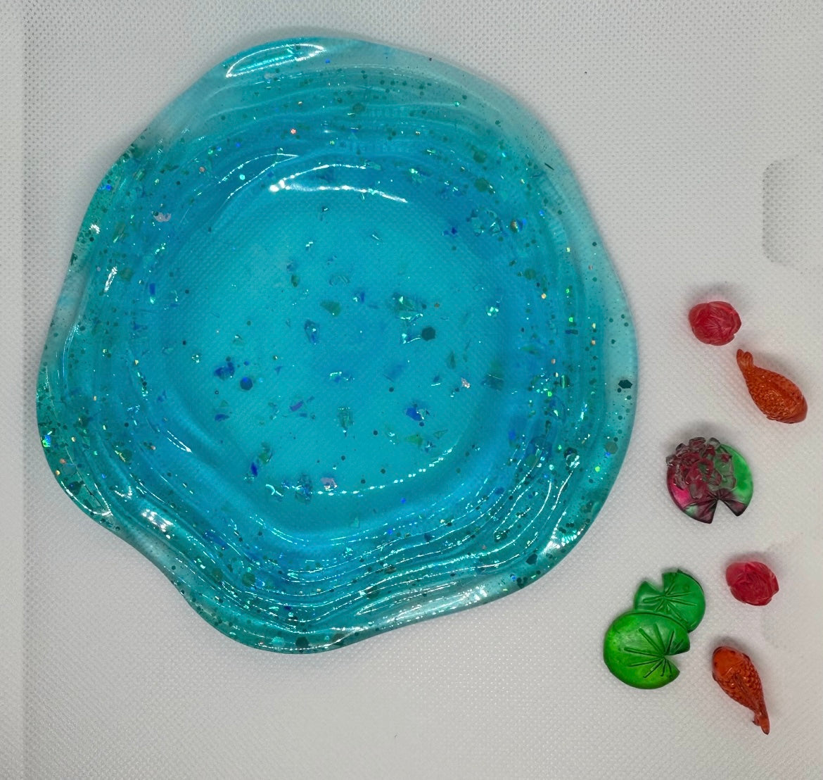 Pond / Lake with loose parts
