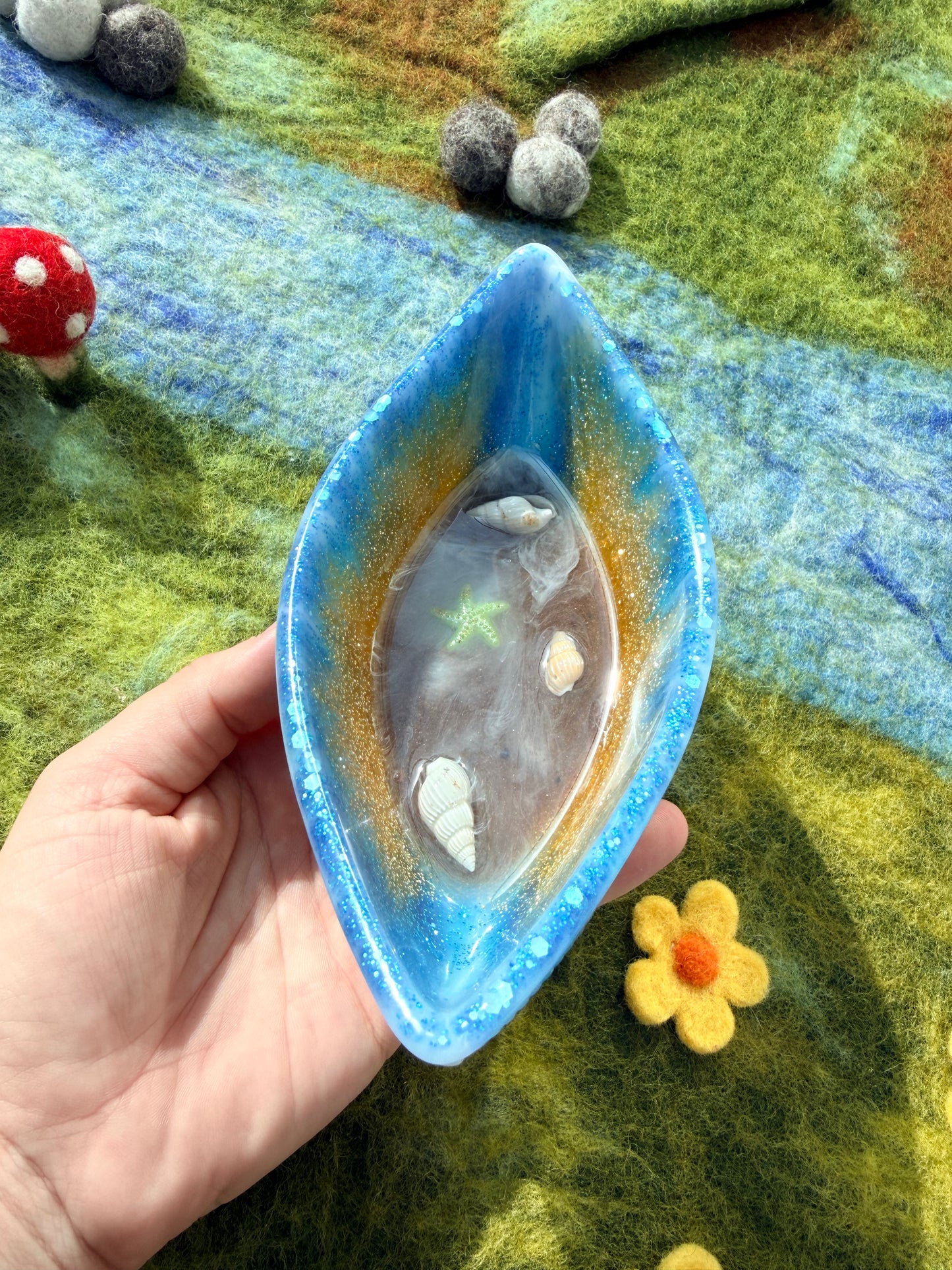 Ready made beach boat bowl