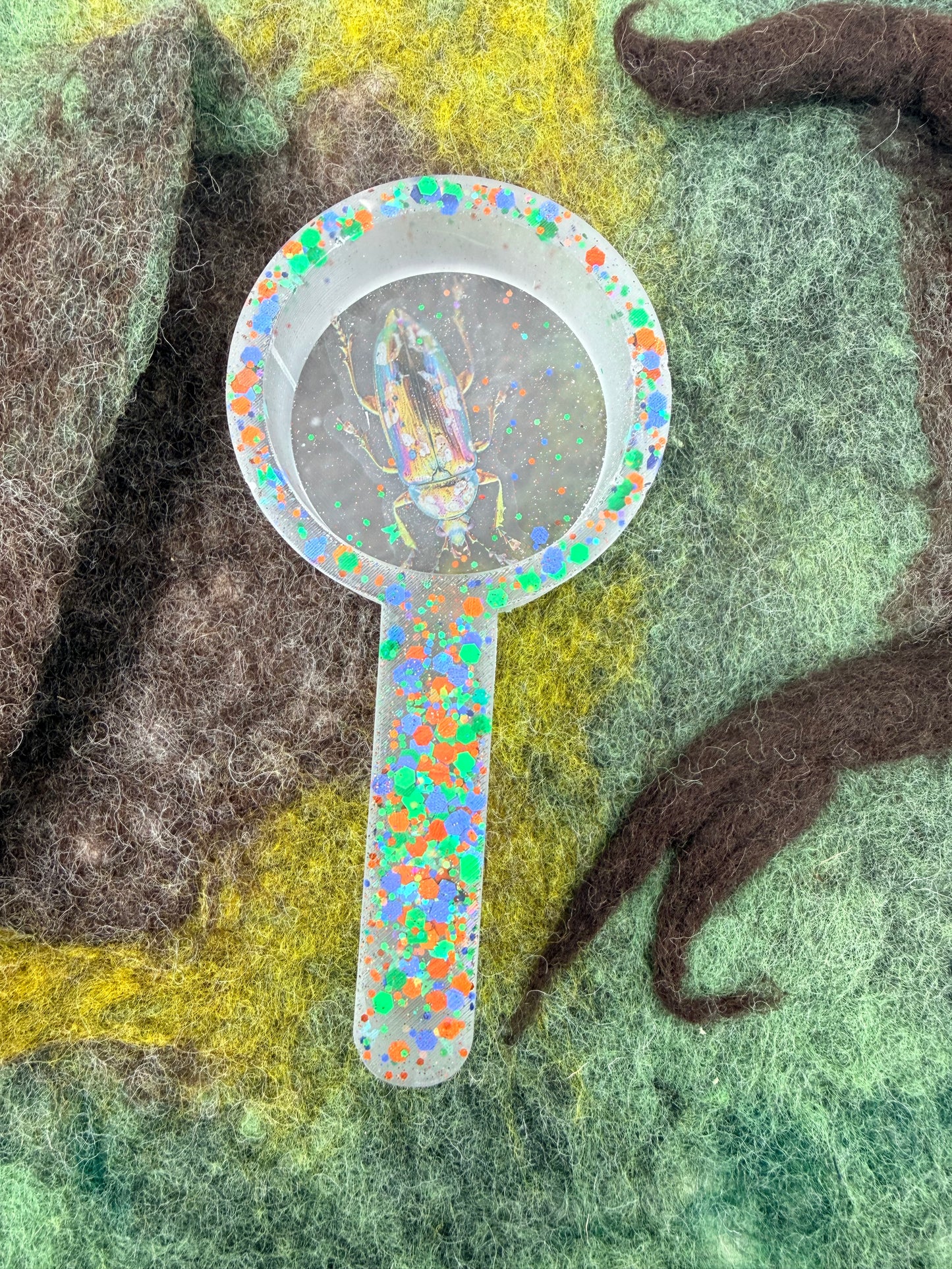 Thick handled scoop