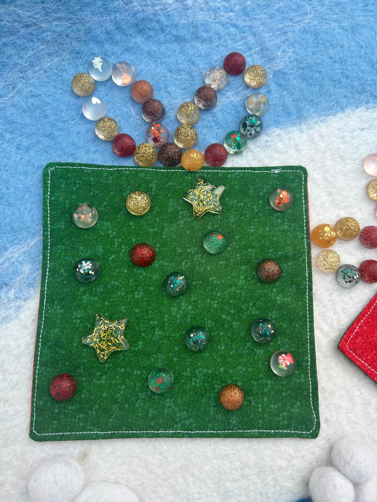 Decorate a present collab (Sew honeybee crafts)