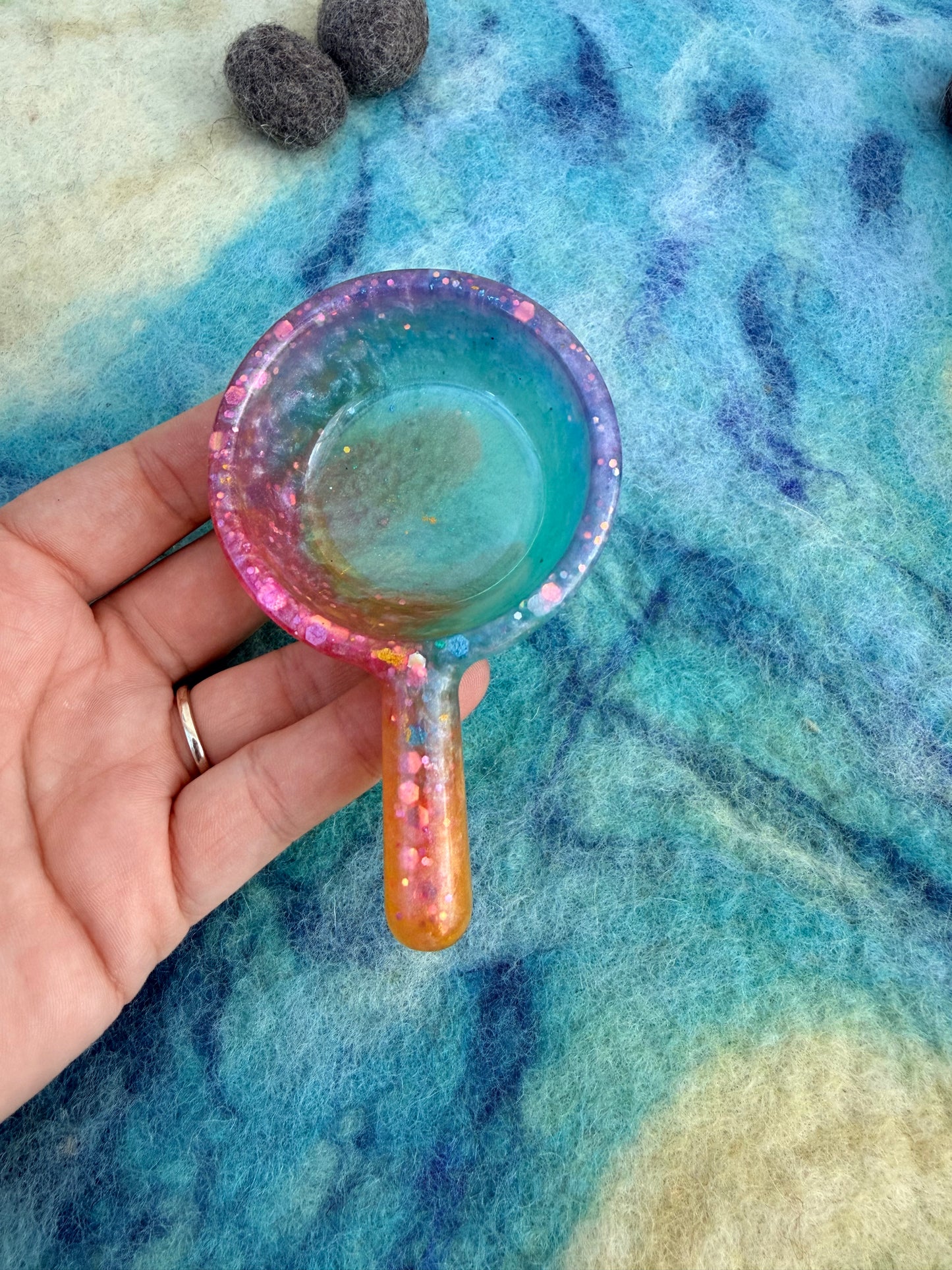 Ready made scoop