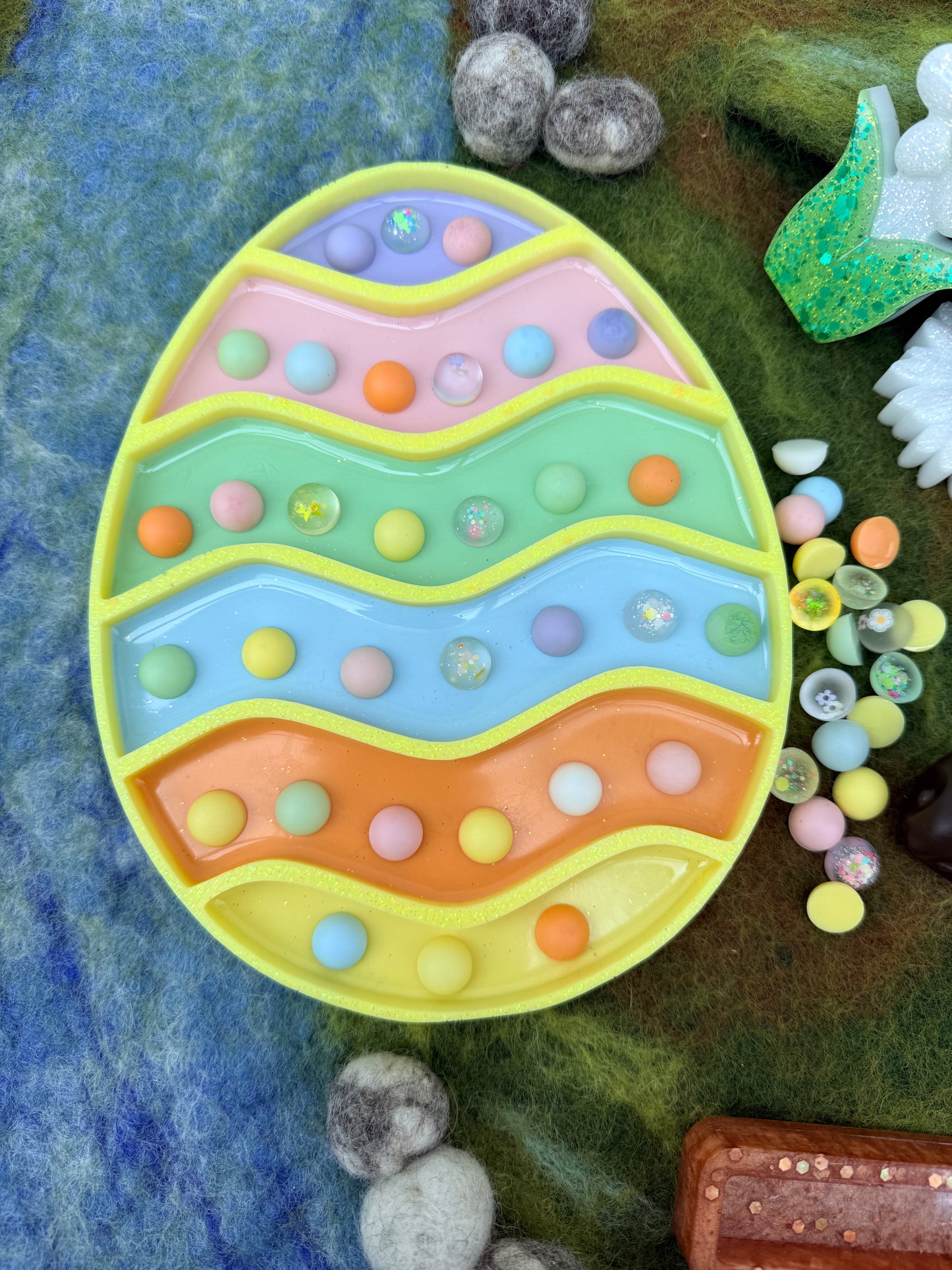 Large decorate an Easter egg sensory tray play kit