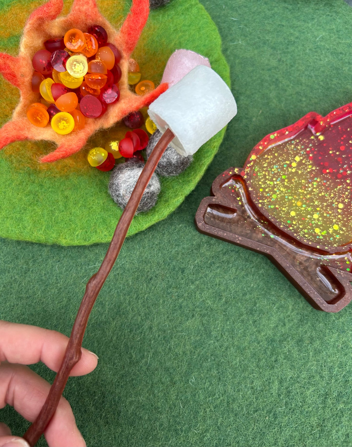 Camp fire tray & marshmallows on sticks