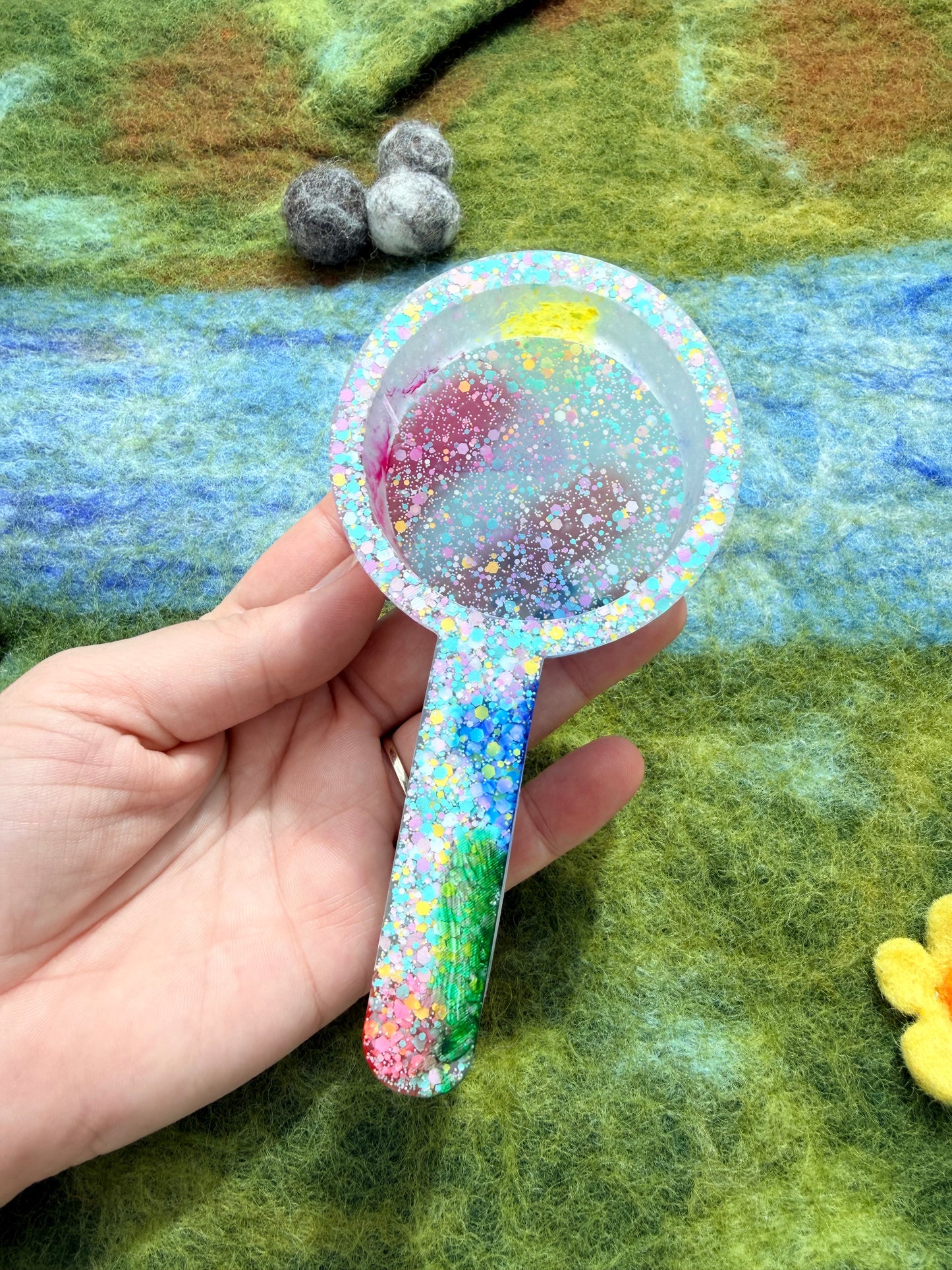 Ready made large rainbow scoop