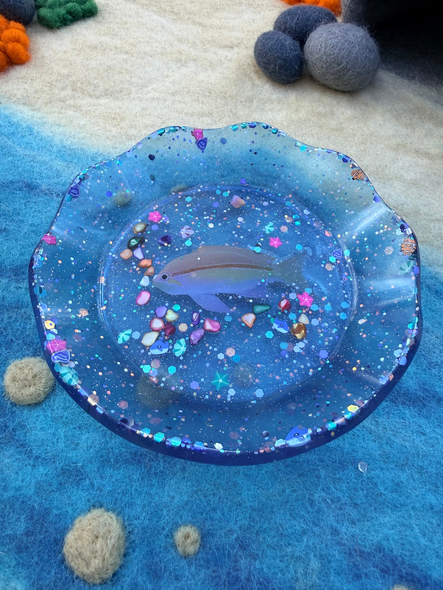 Ready made frilly edge dish