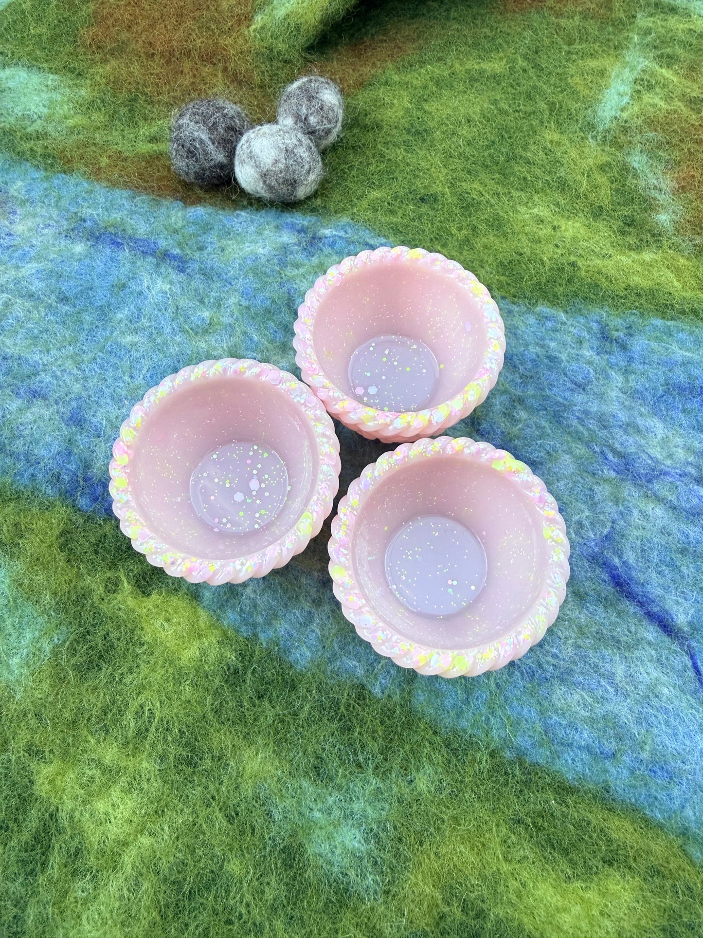 Small wicker basket bowl