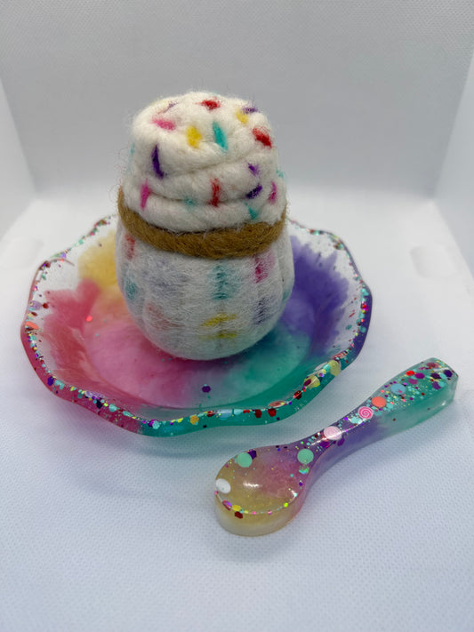Ready made collab - sprinkle cupcake, dish & spoon