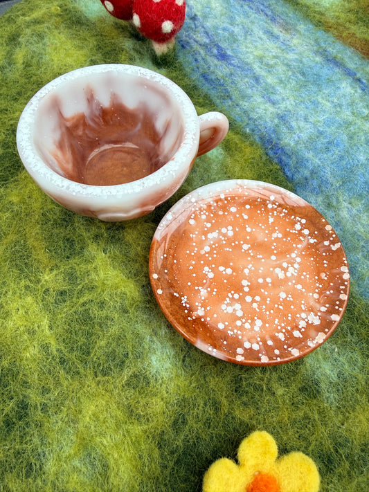 Ready made teacup & saucer set