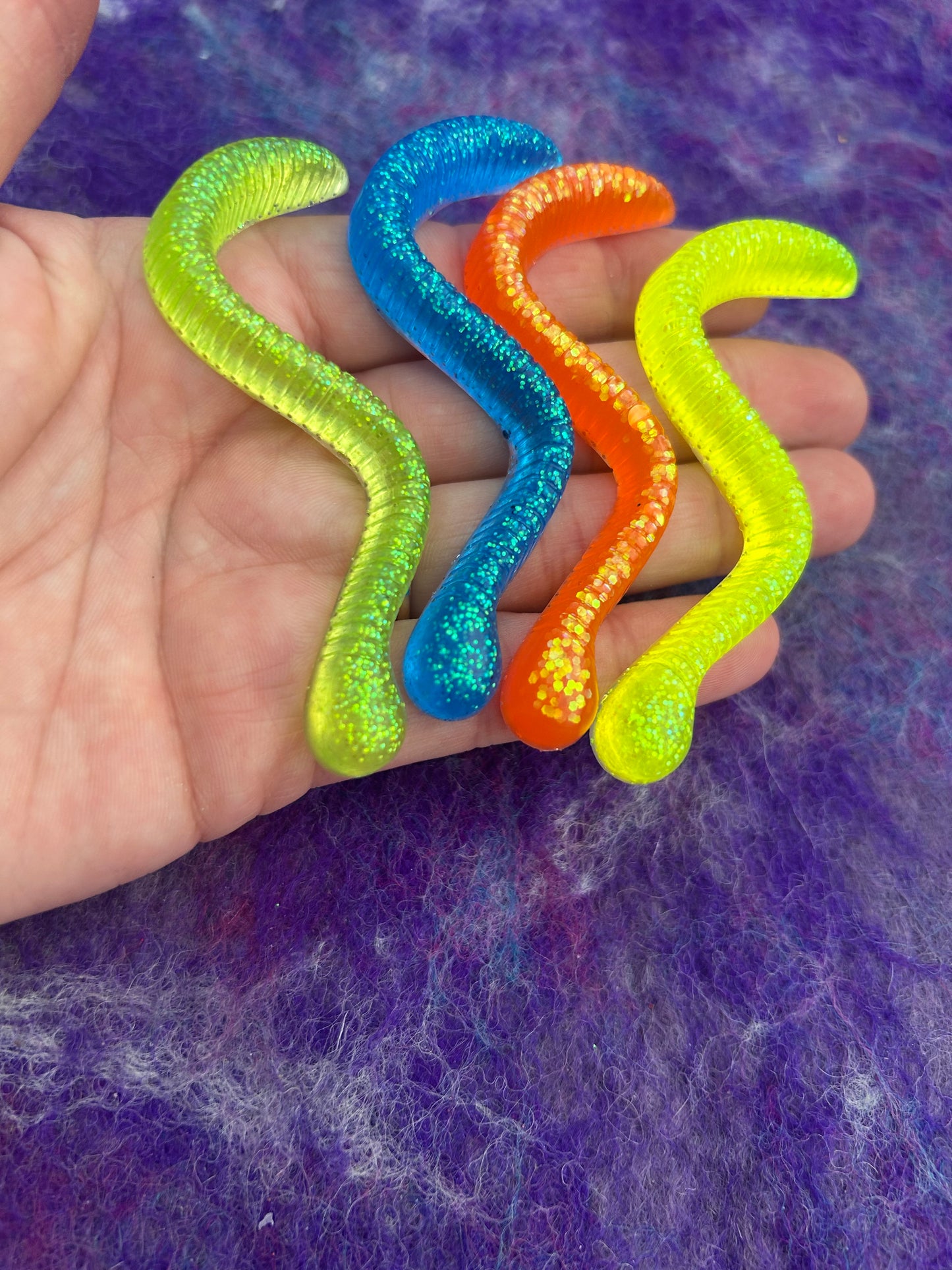 Ready made bright worms (4)