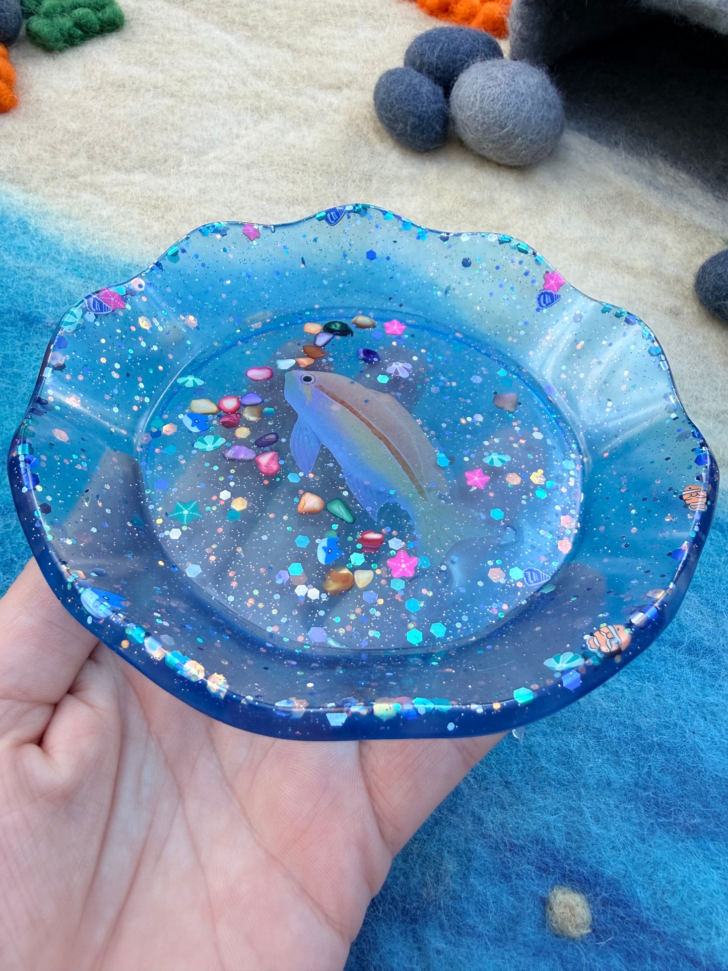 Ready made frilly edge dish