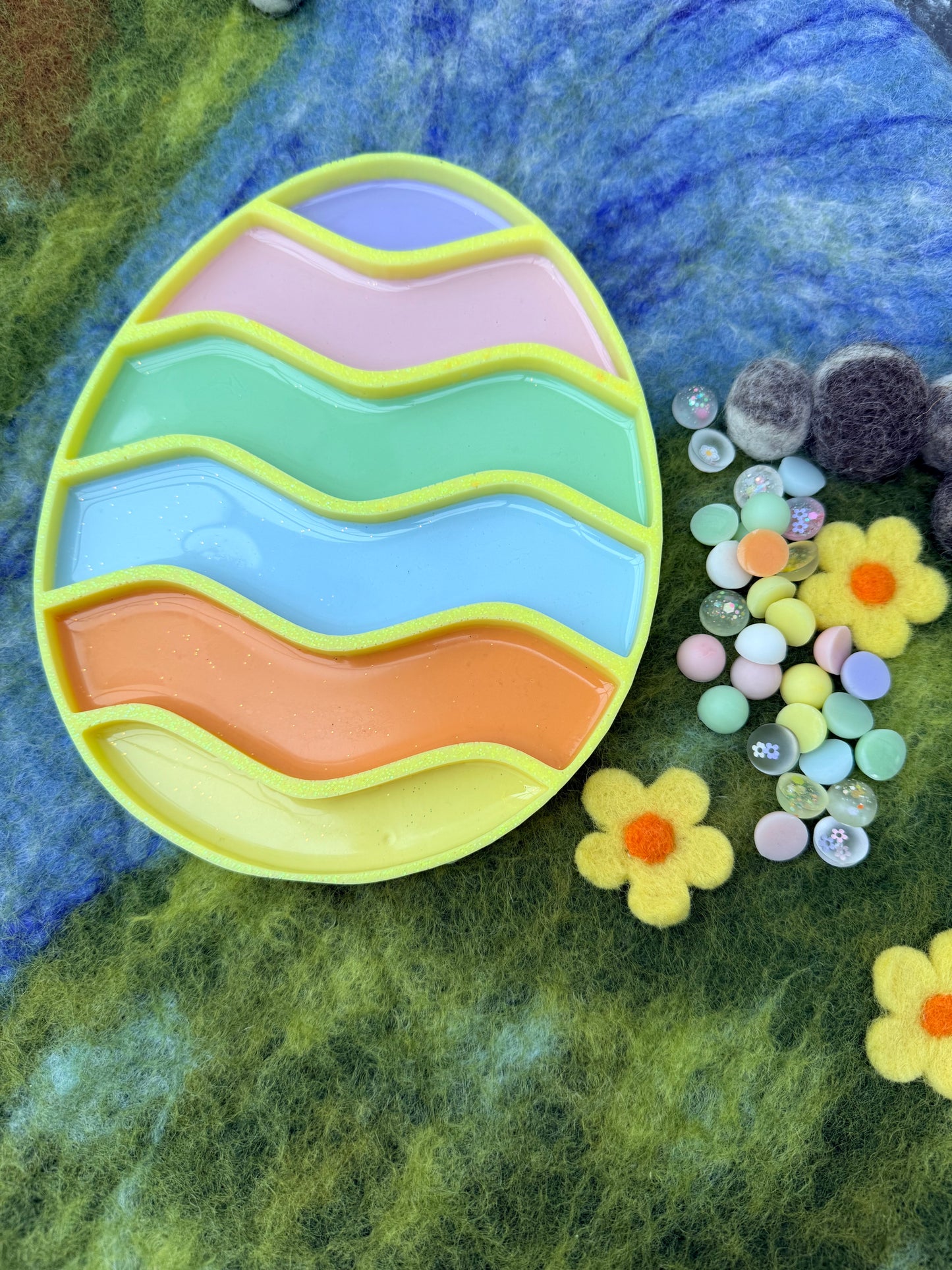 Large decorate an Easter egg sensory tray play kit
