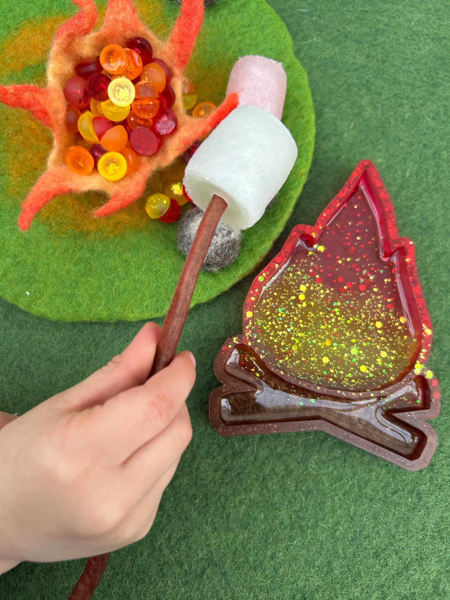 Camp fire tray & marshmallows on sticks