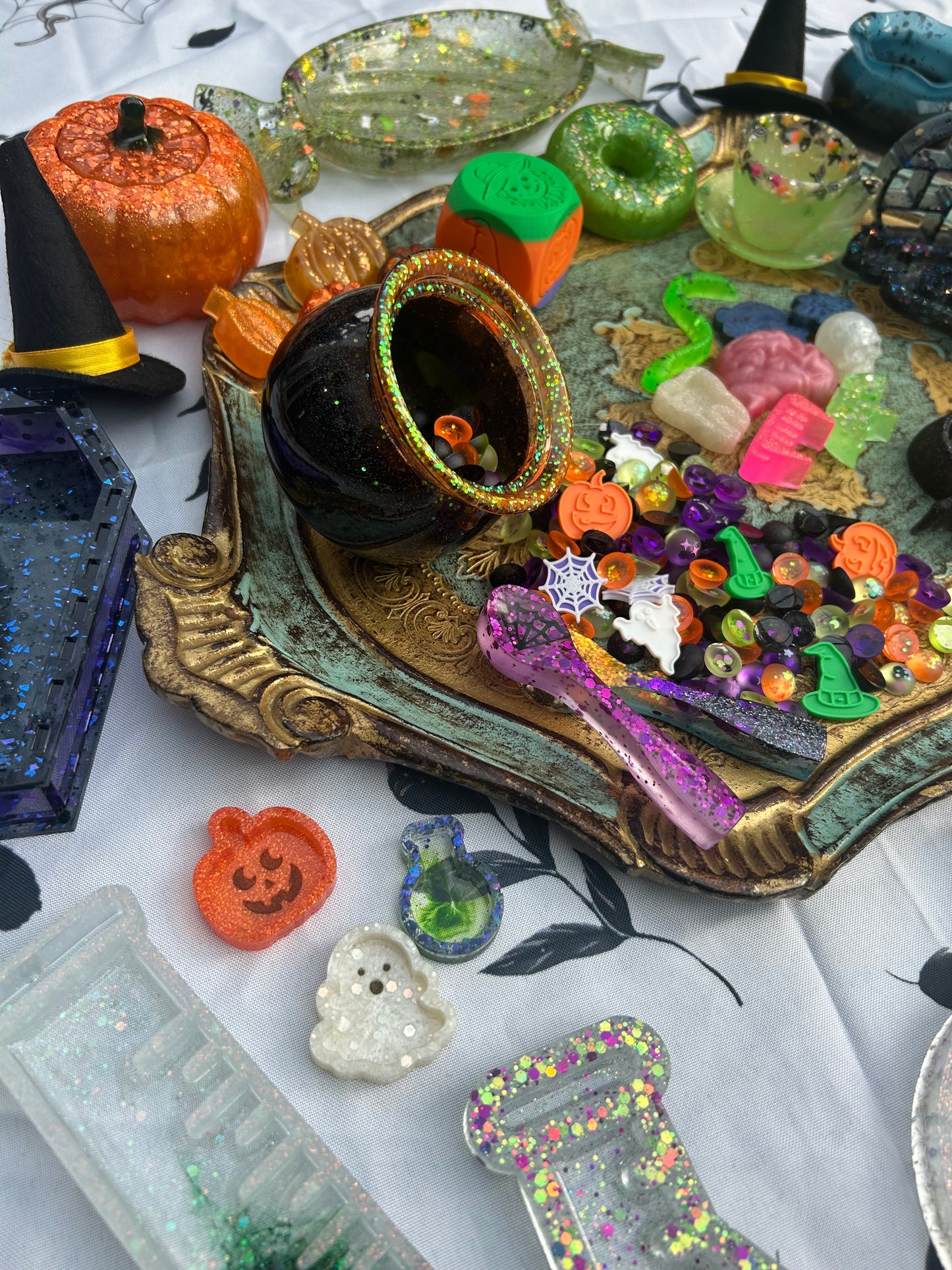 Halloween cauldron