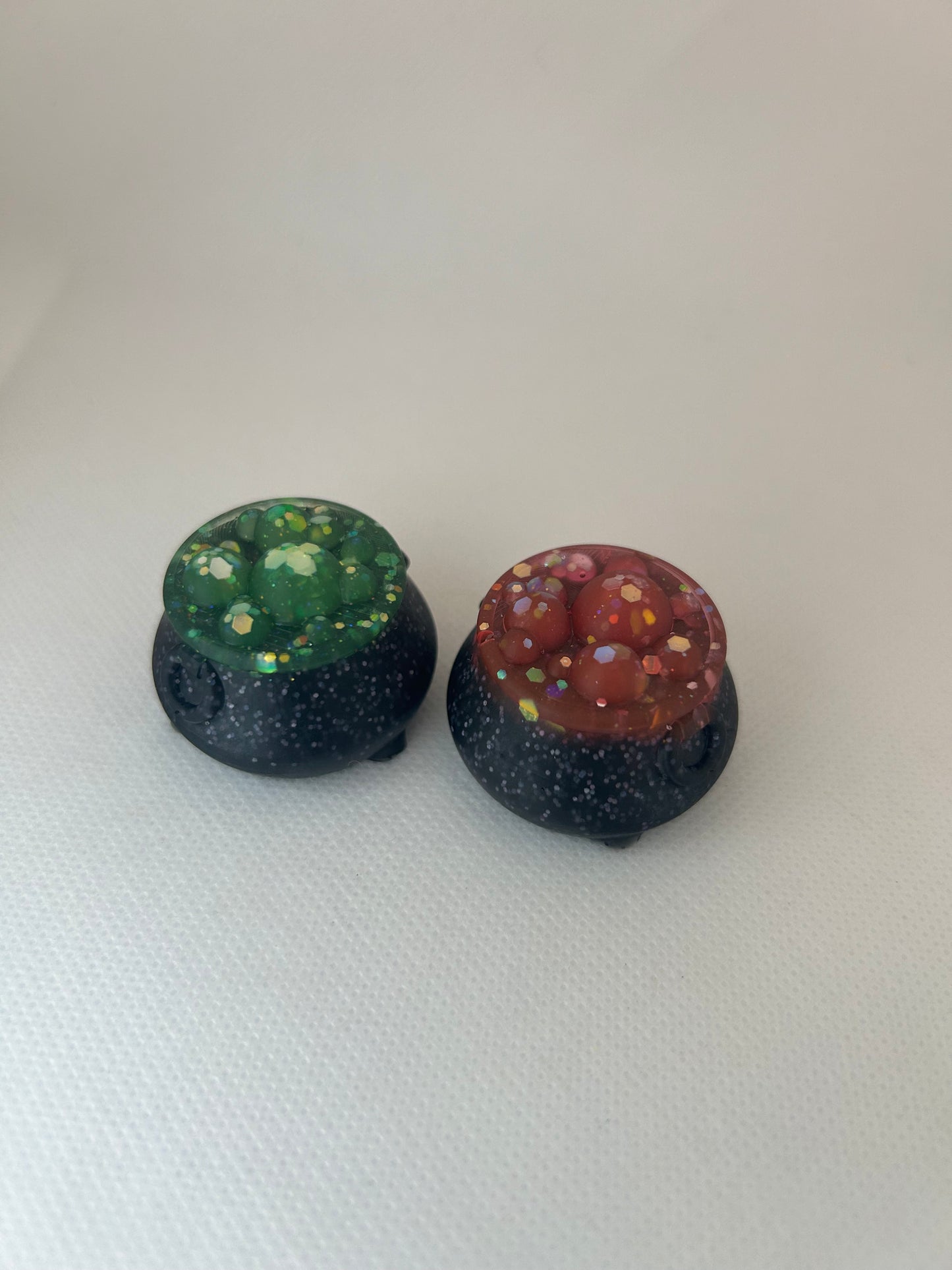 Little cauldron figure