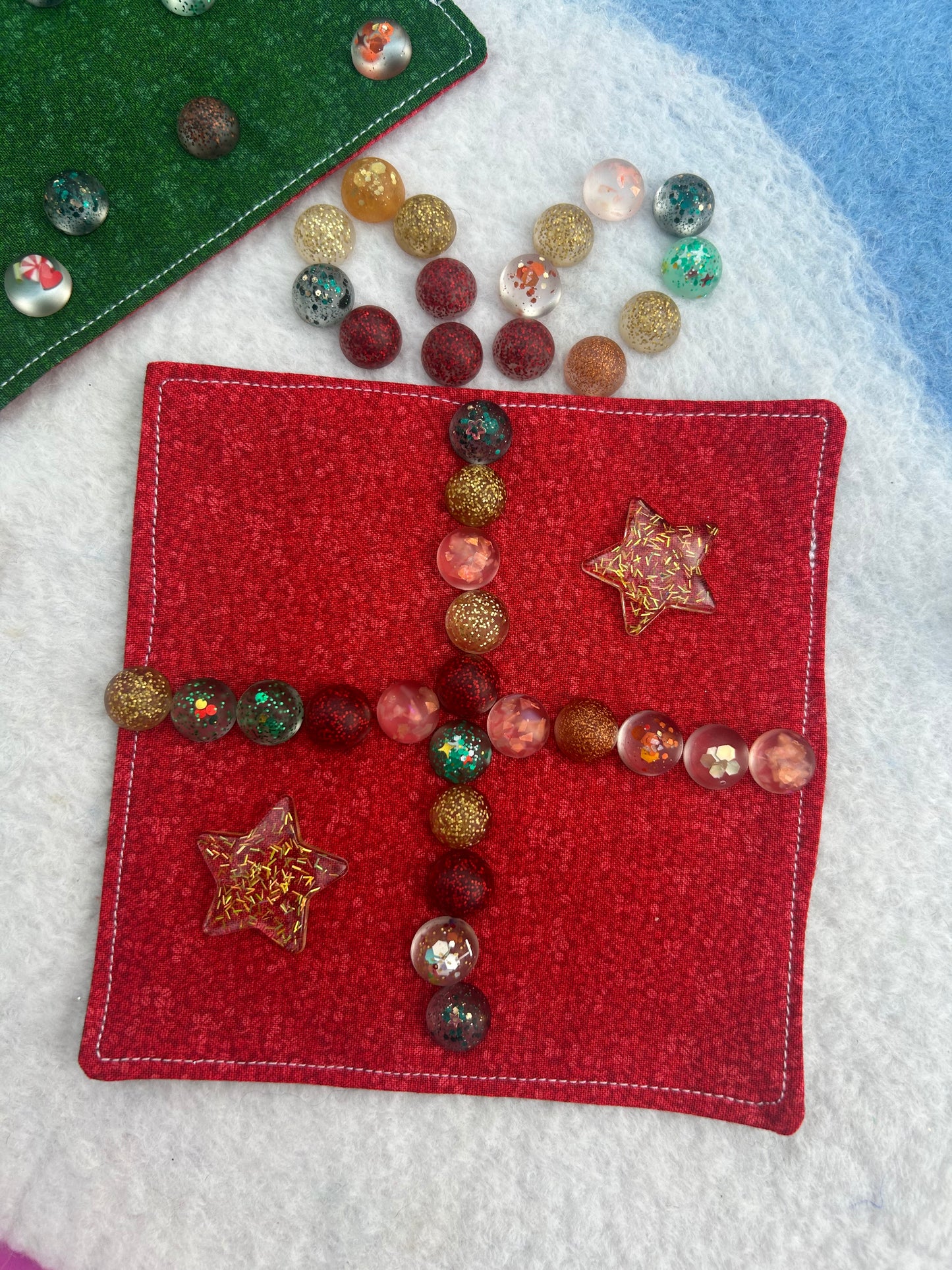 Decorate a present collab (Sew honeybee crafts)