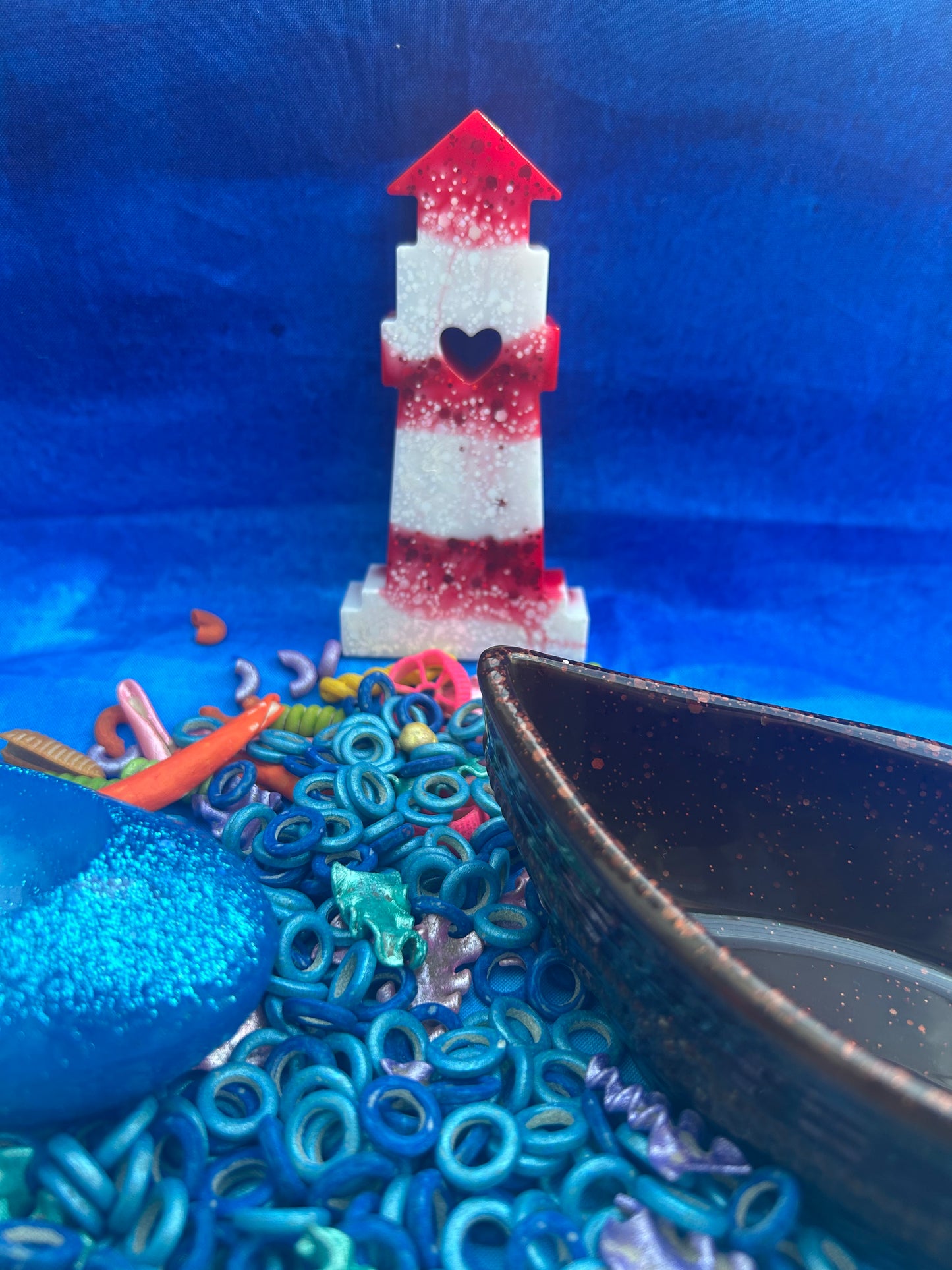 Freestanding lighthouse