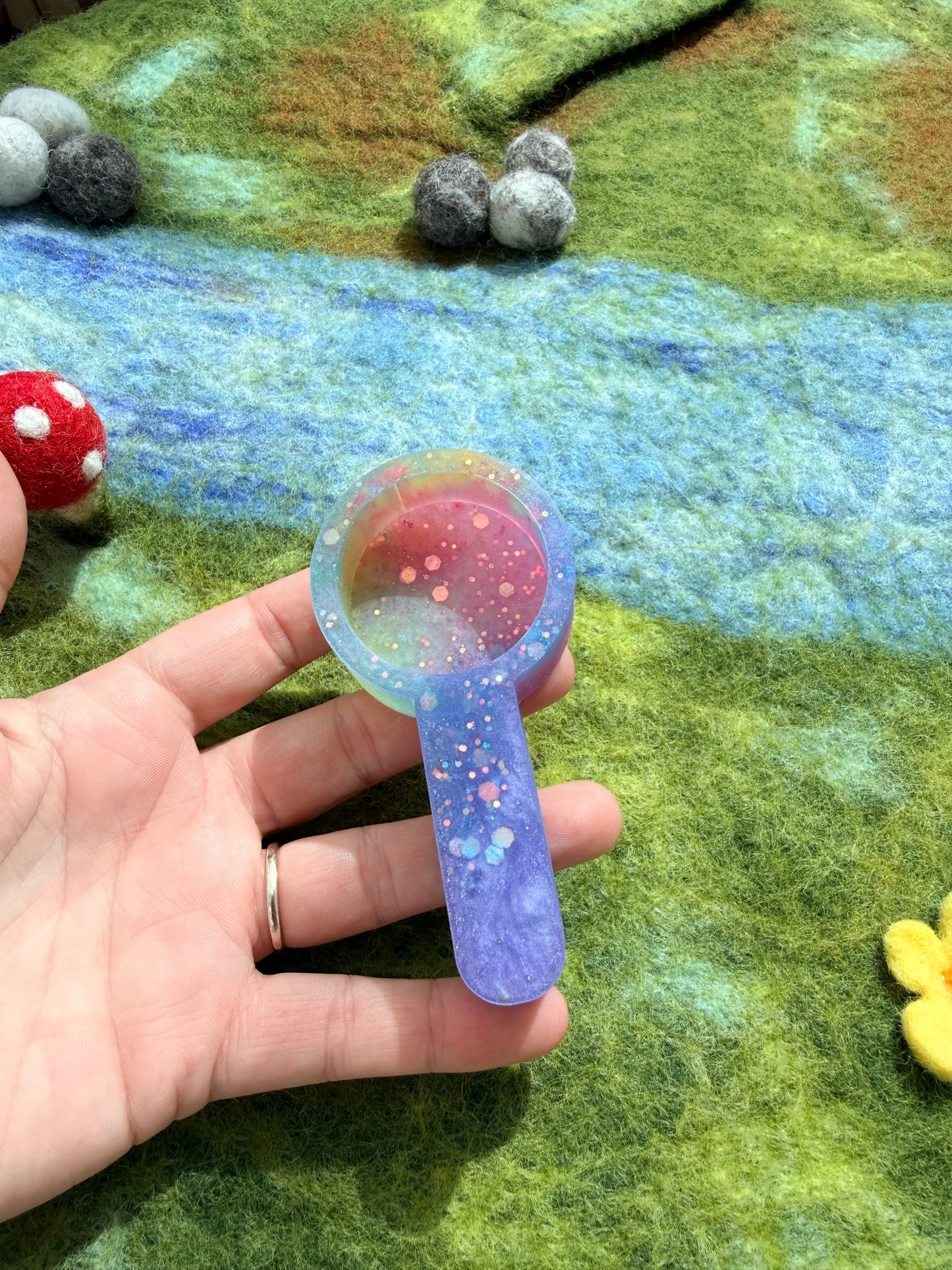 Ready made chunky handle scoop