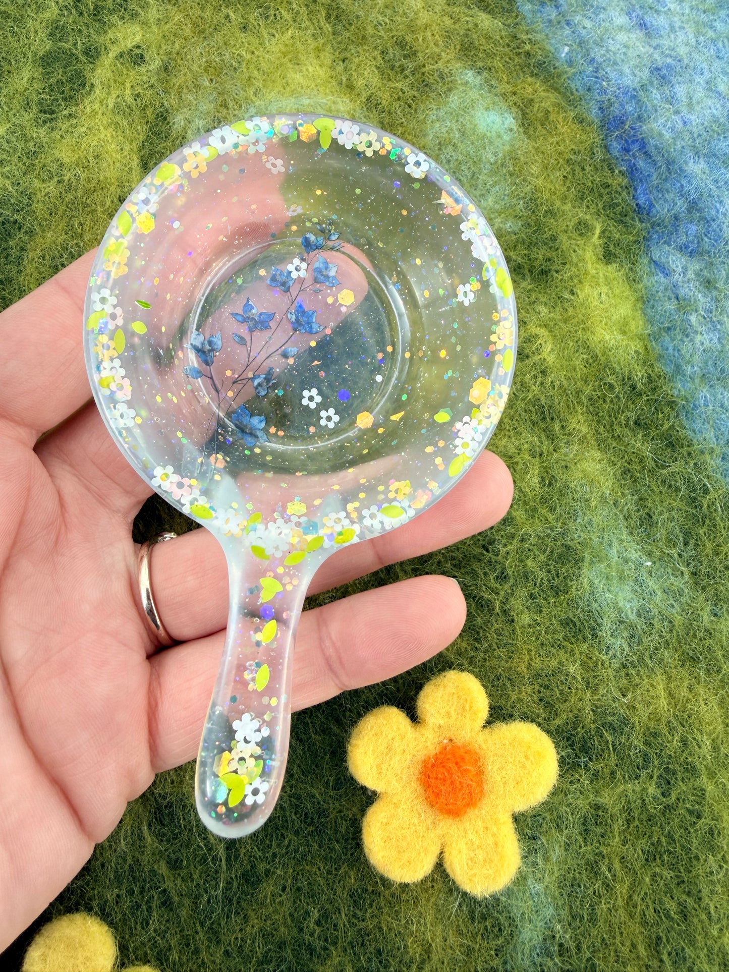 Ready made floral scoop