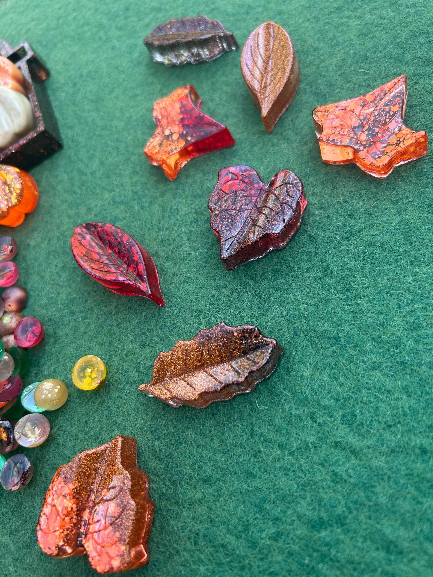 Shiny leaf counters