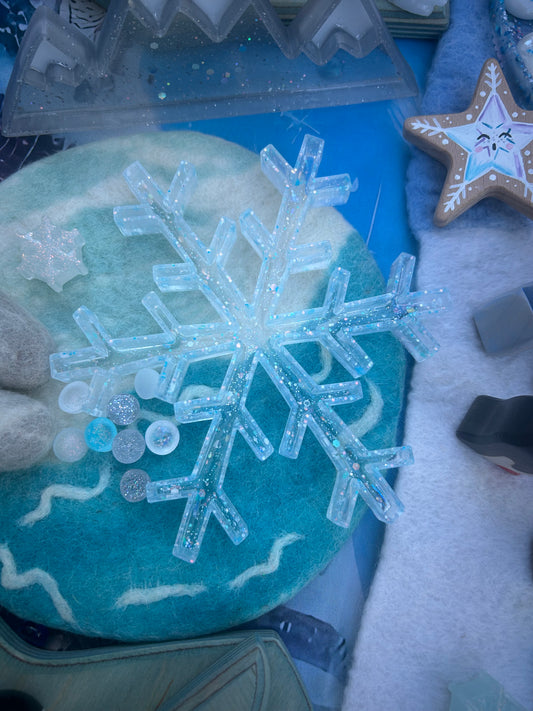 Snowflake tray