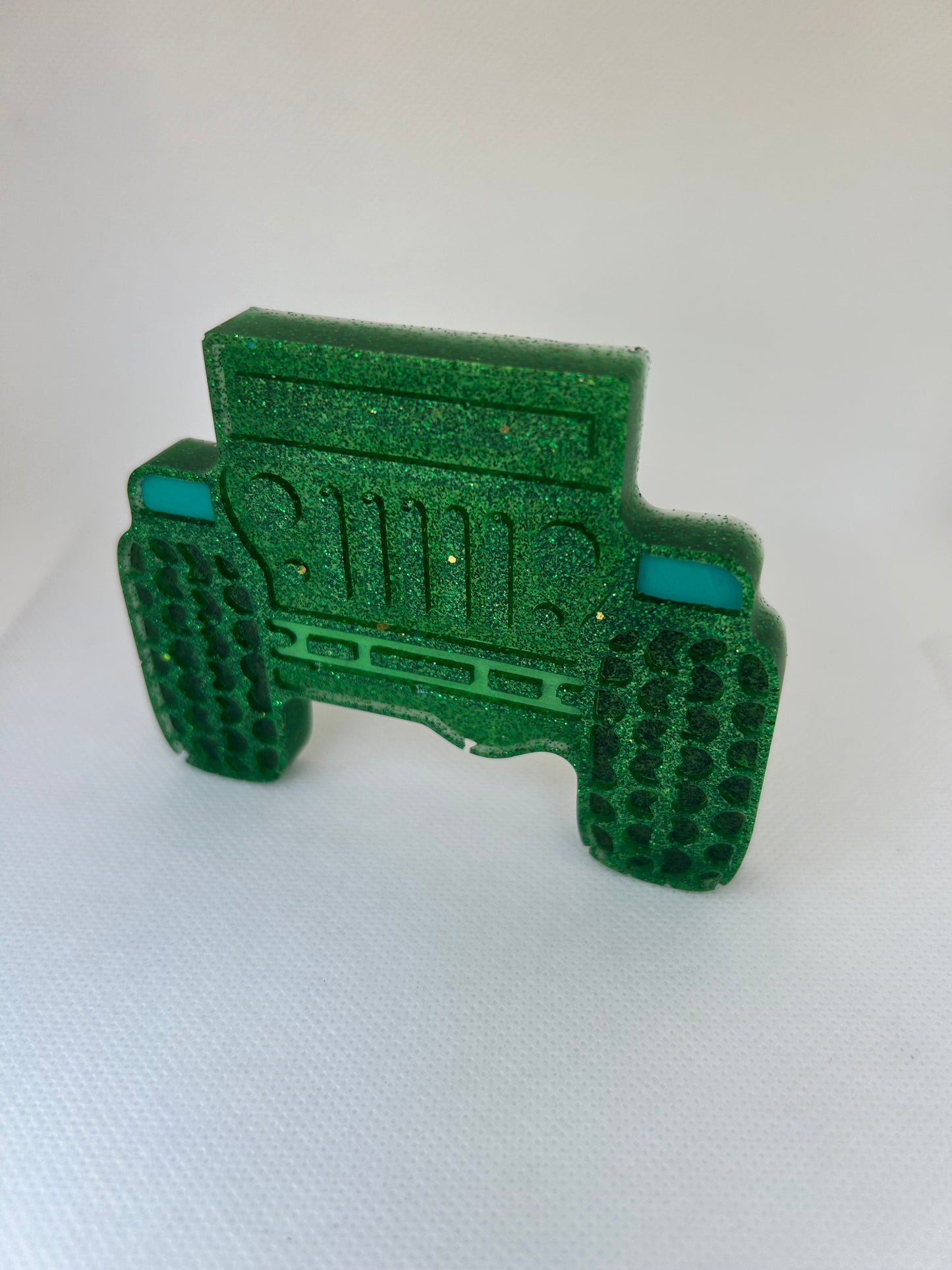 Monster truck (front on)