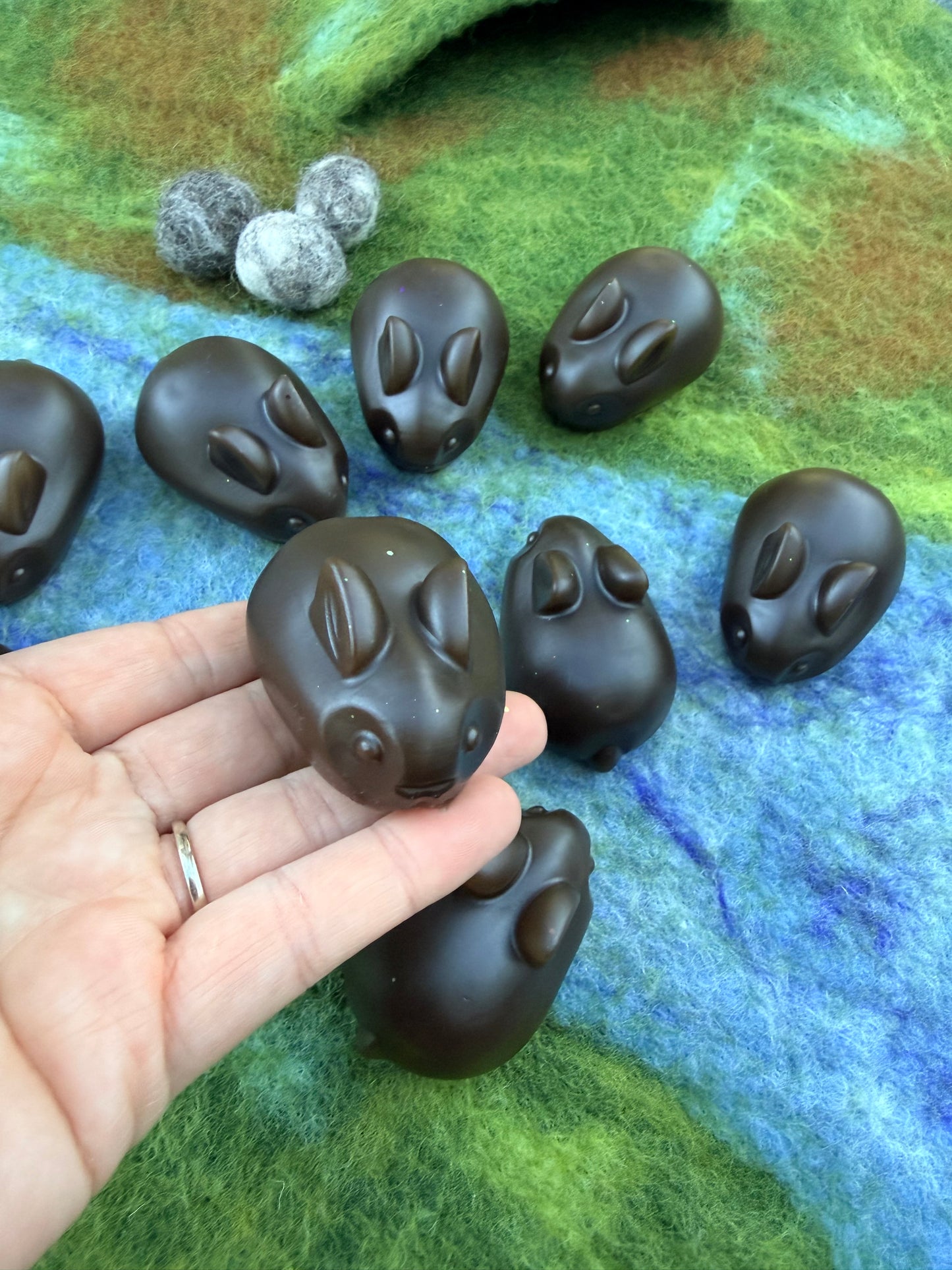 Ready made chocolate bunny (1)