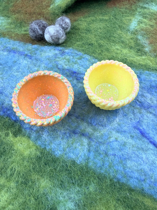 Small wicker basket bowl