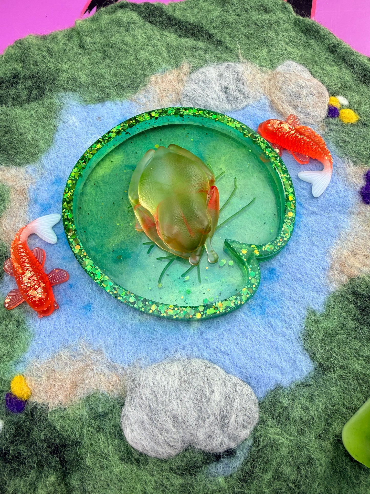 Lily pad tray