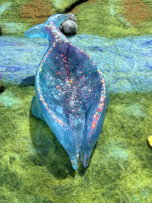 Ready made large dolphin water pourer
