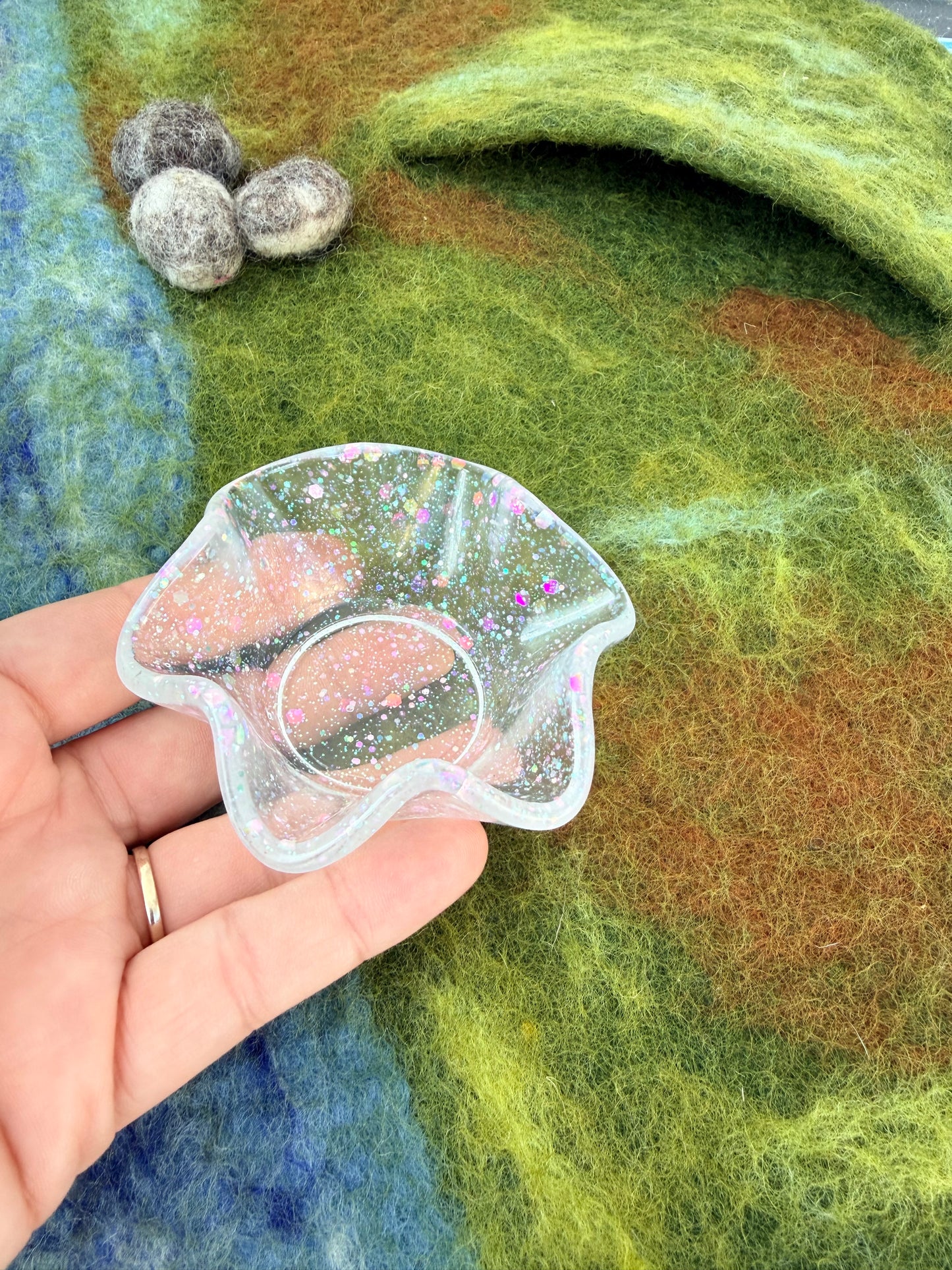 Ready made frilly bowl