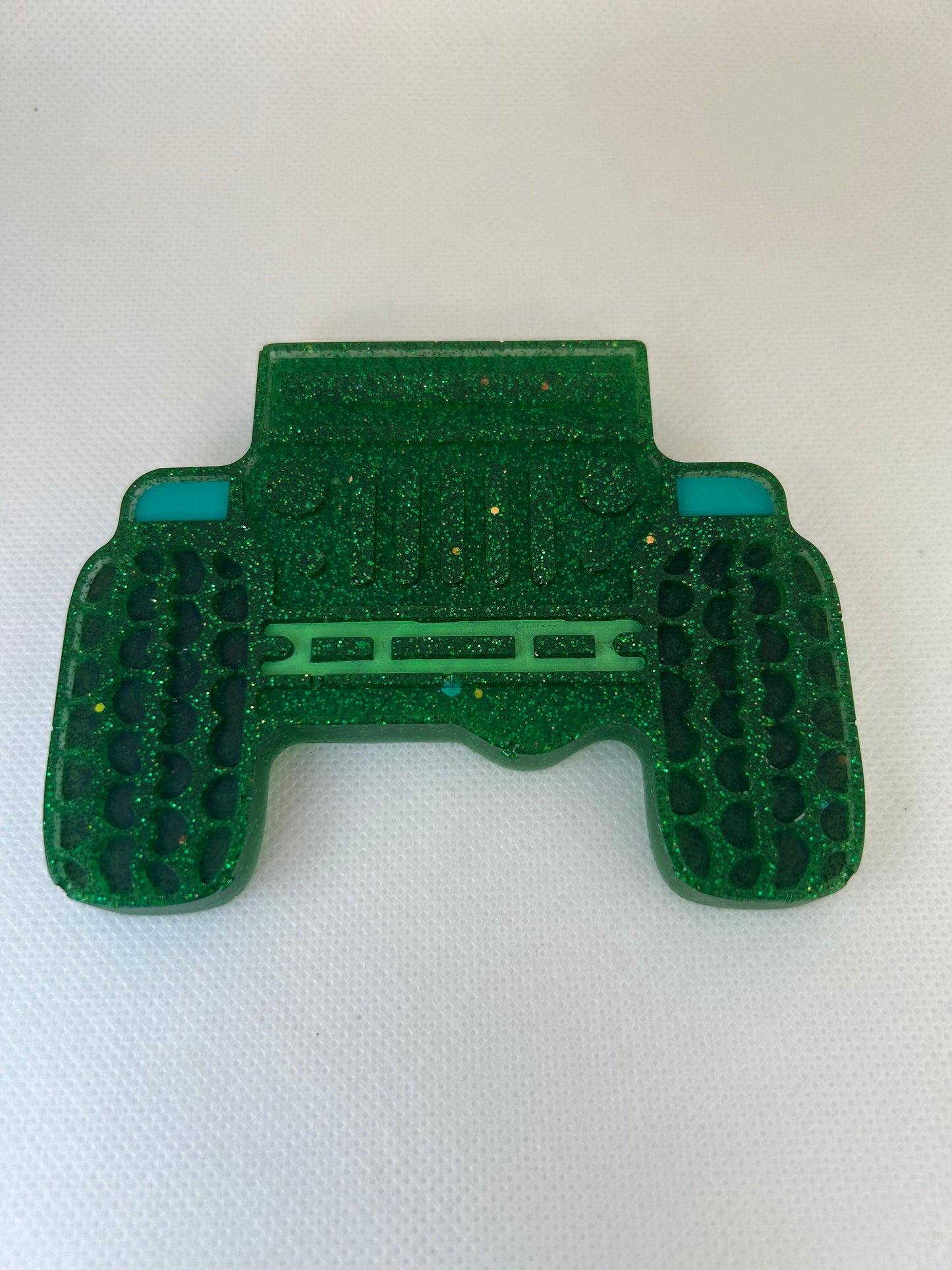 Monster truck (front on)