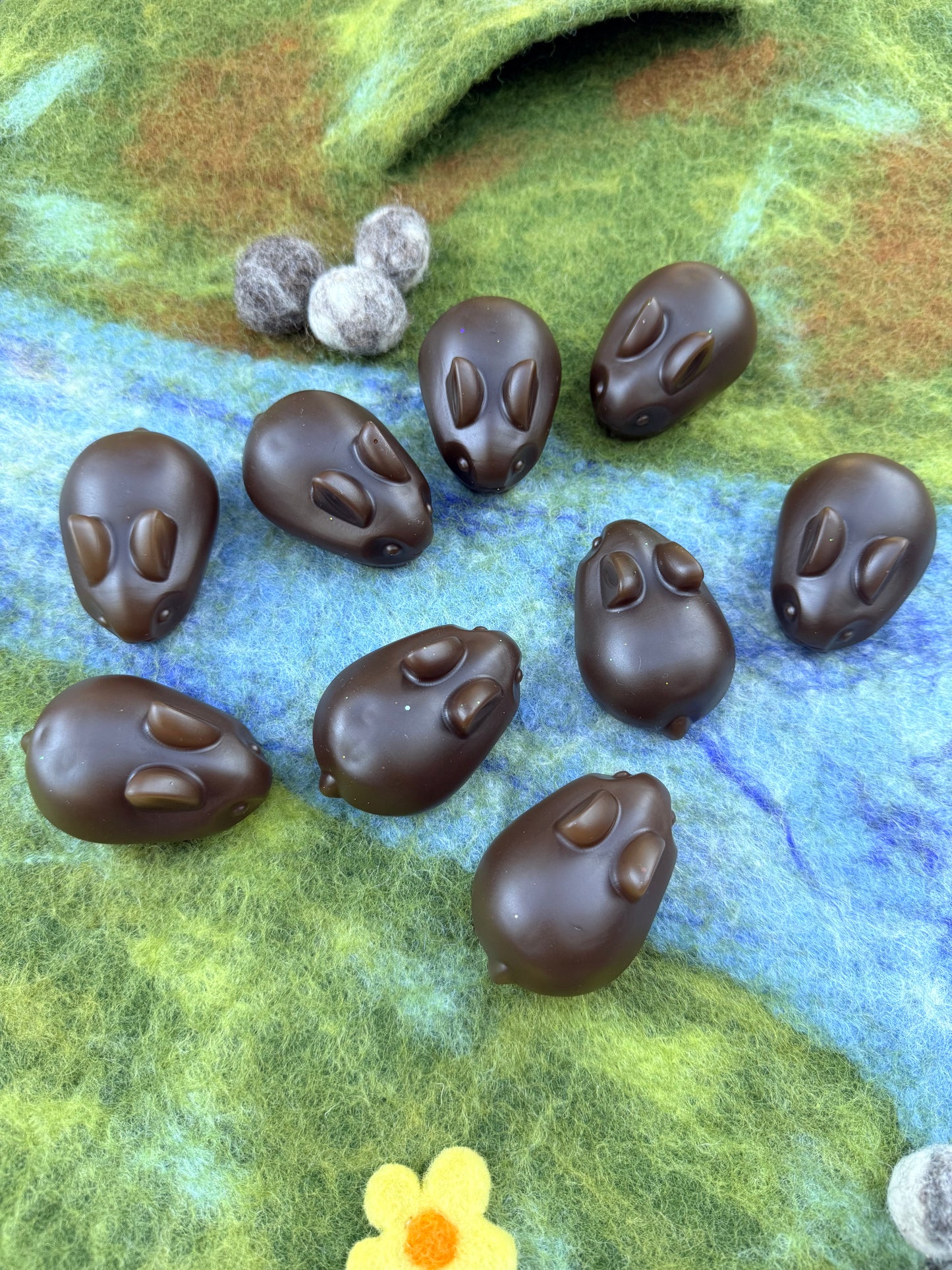 Ready made chocolate bunny (1)