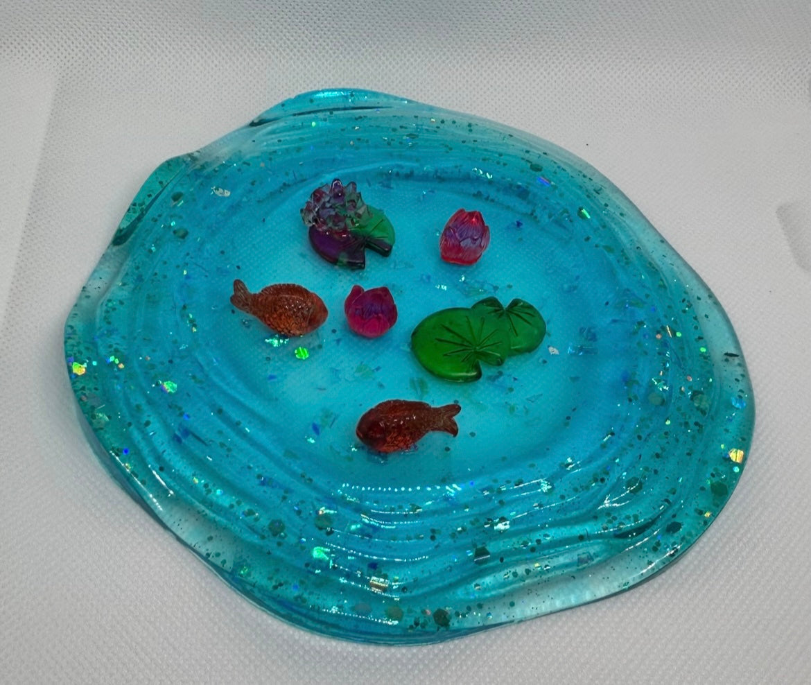 Pond / Lake with loose parts